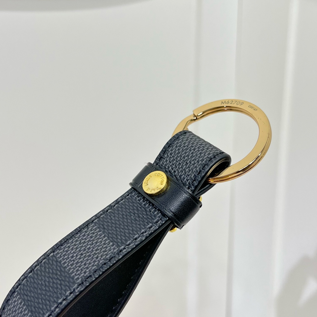 루이비통 키링 124595 Louis Vuitton Accessories 썸네일 이미지