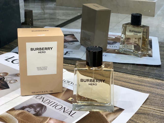 Burberry Hero Eau de Toilette for Him, Woody Aromatic Fragrance, 100ml 1 Burberry Hero Eau de Toilette for Him, Woody Aromatic Fragrance, 100ml