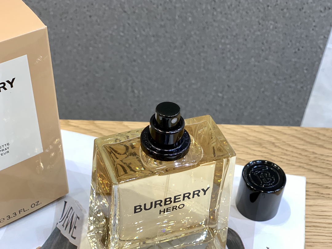 Burberry Hero Eau de Toilette - 100ml - Woody Aromatic Fragrance 7 i1644763904 5431 5