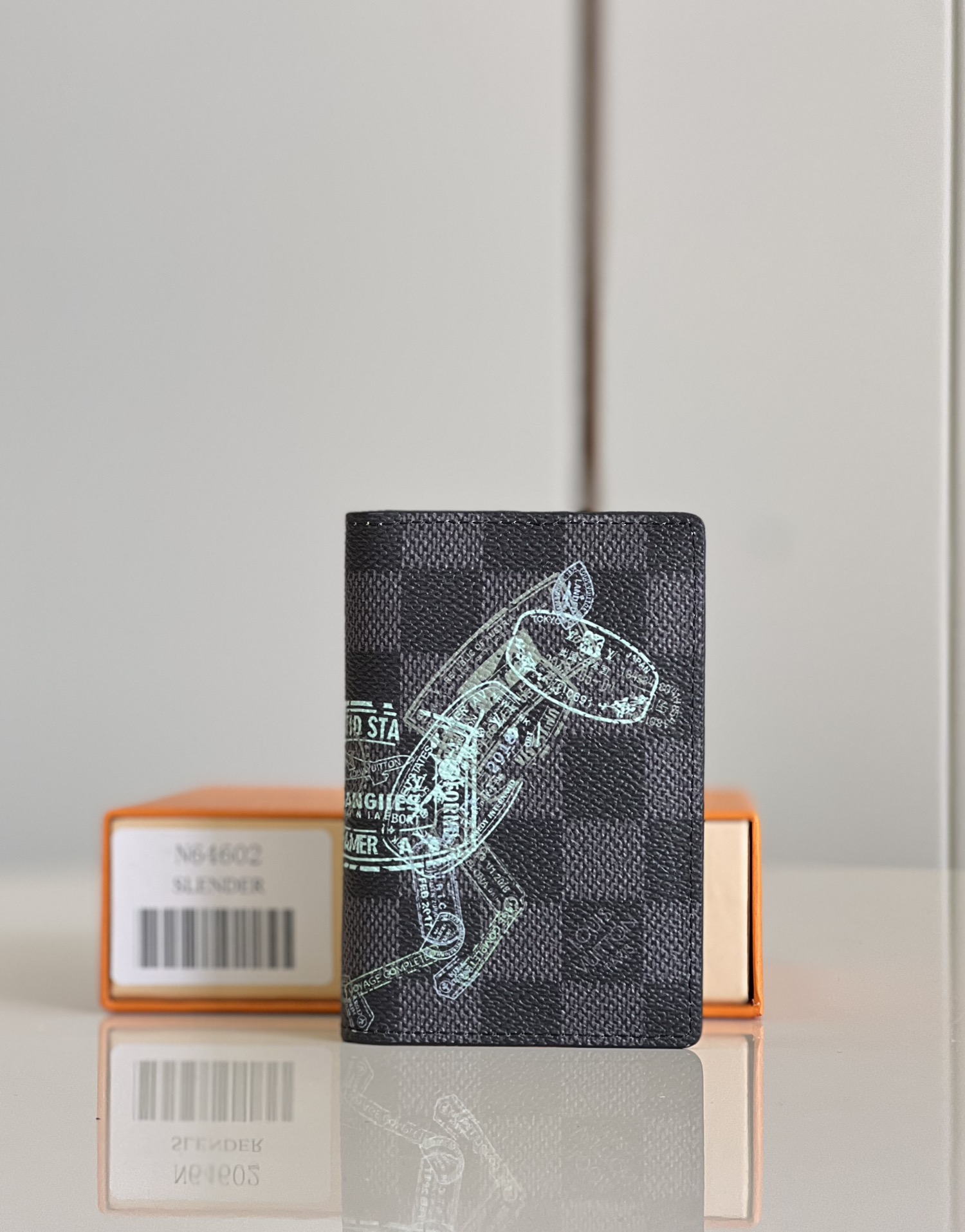 NO:398404,[Exclusive real photo N64602] Men's pocket clip card bag New silk screen Canvas bag wallet, can store cards, and can enter handbags or clothes pockets, this is the ultimate masculine declaration for men. Size: 8x11cm v., LV [original leather], louis vuitton, wallets19860909【独家实拍N64602】男士口袋夹卡包 新款丝印 帆布袋装钱包,可收纳卡片,收入手袋或衣服口袋轻而易举,这是男性的终极阳刚宣言.size:8x11cm v.,LV【原厂皮】,louis vuitton,wallets,Bag