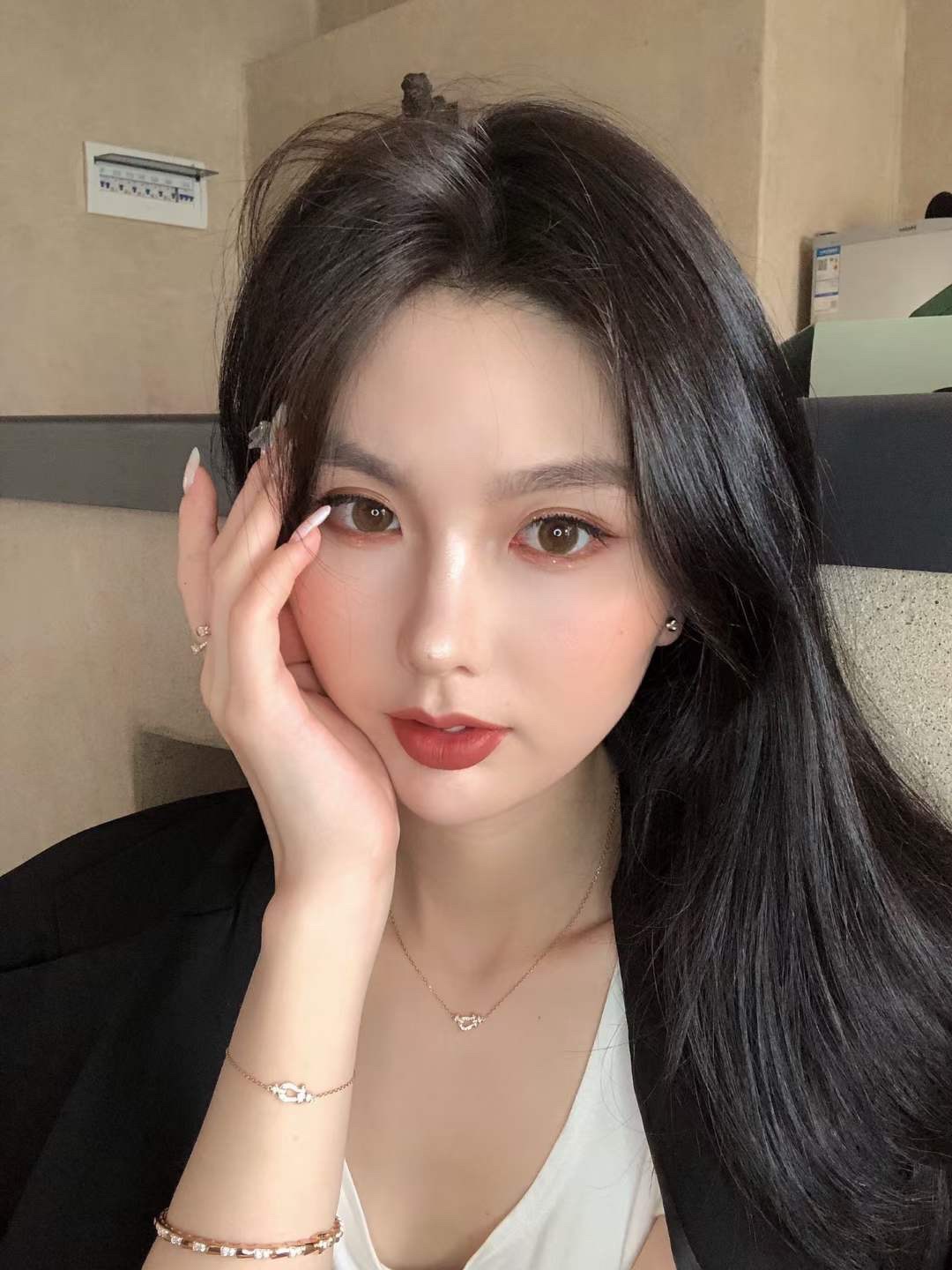 Cartier 飞碟耳钉上身参考