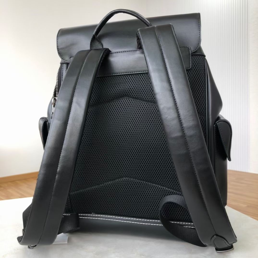 Coach 36080 男士双肩包 全皮 内置拉链/手机/多功能袋 内置安全扣口袋 可存放一台38cm笔记本电脑
