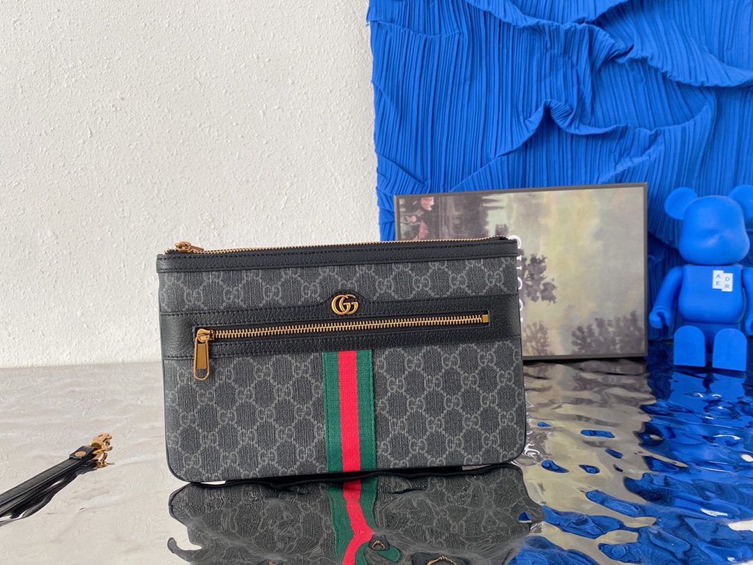 J0  Gucci 古奇   GG印花配牛皮手拿包 男士信封包 夹包 采用精湛镶嵌细工，实物拍摄 原厂原版面料 配送小票 防尘布袋礼盒 17 x 26cm。