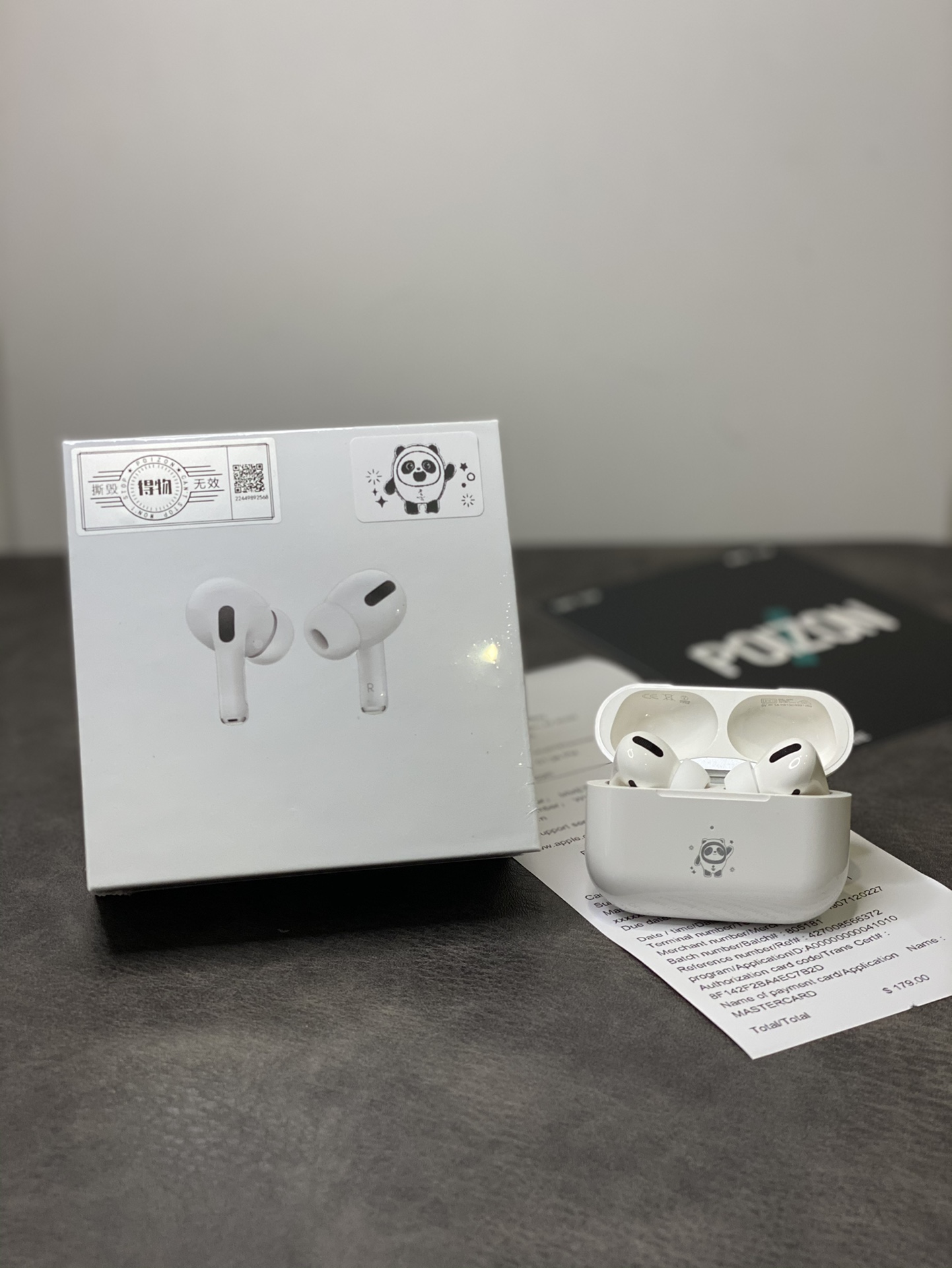 本地放💰190 利润自己加
冬奥限定🐻❄️苹果AirPodsPro 耳机 ln毒版
机身雕刻冰墩墩图案 限量款强烈推荐入手‼️
原装代工厂壳料 外观细节跟正品没区别
独家高通3026芯片 稳定性同级别最稳
真实降噪通透模式 降噪效果达90% 接近原装
双麦降噪低音喇叭 低音效完美 音质小钢炮
可自定义修改名字 独家带GPS查找定位功能
按压感应耳柄 操作功能跟正品完全一致
配套四个原装带网耳塞 两种尺寸适配任何人群
升级电池 单次续航4-5小时 搭配充电仓可用一天!
赠送苹果无线充 保护壳 专柜小票 毒证书 专用小毒箱