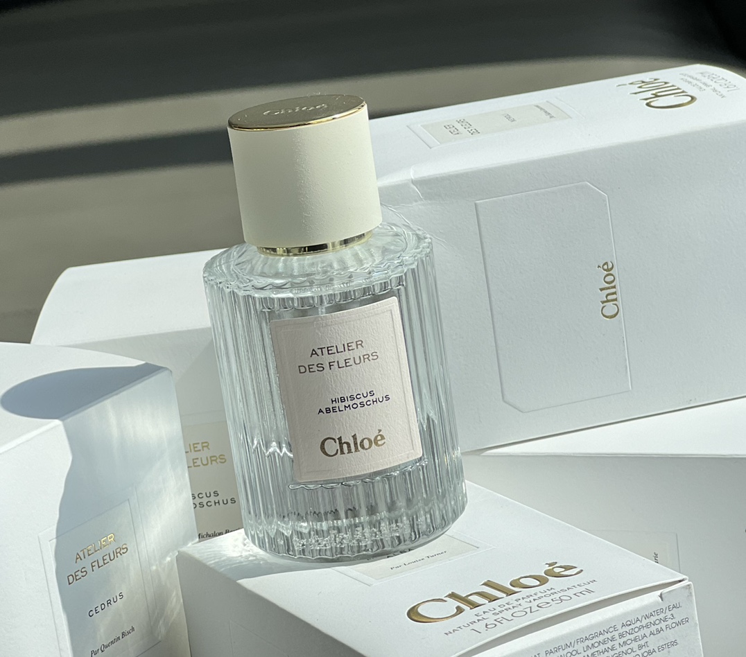 NO:811207,Chloe Hibiscus and Yellow Sunflower 50ml Attribute Women's Fragrance Fragrance Floral Fragrance Scent Ingredients Hibiscus, chloe, loewe19860909Chloe 蔻依 木槿黄葵50ml 属性女香 香调花香调 气味成分木槿,,chloe,loewe,accessory