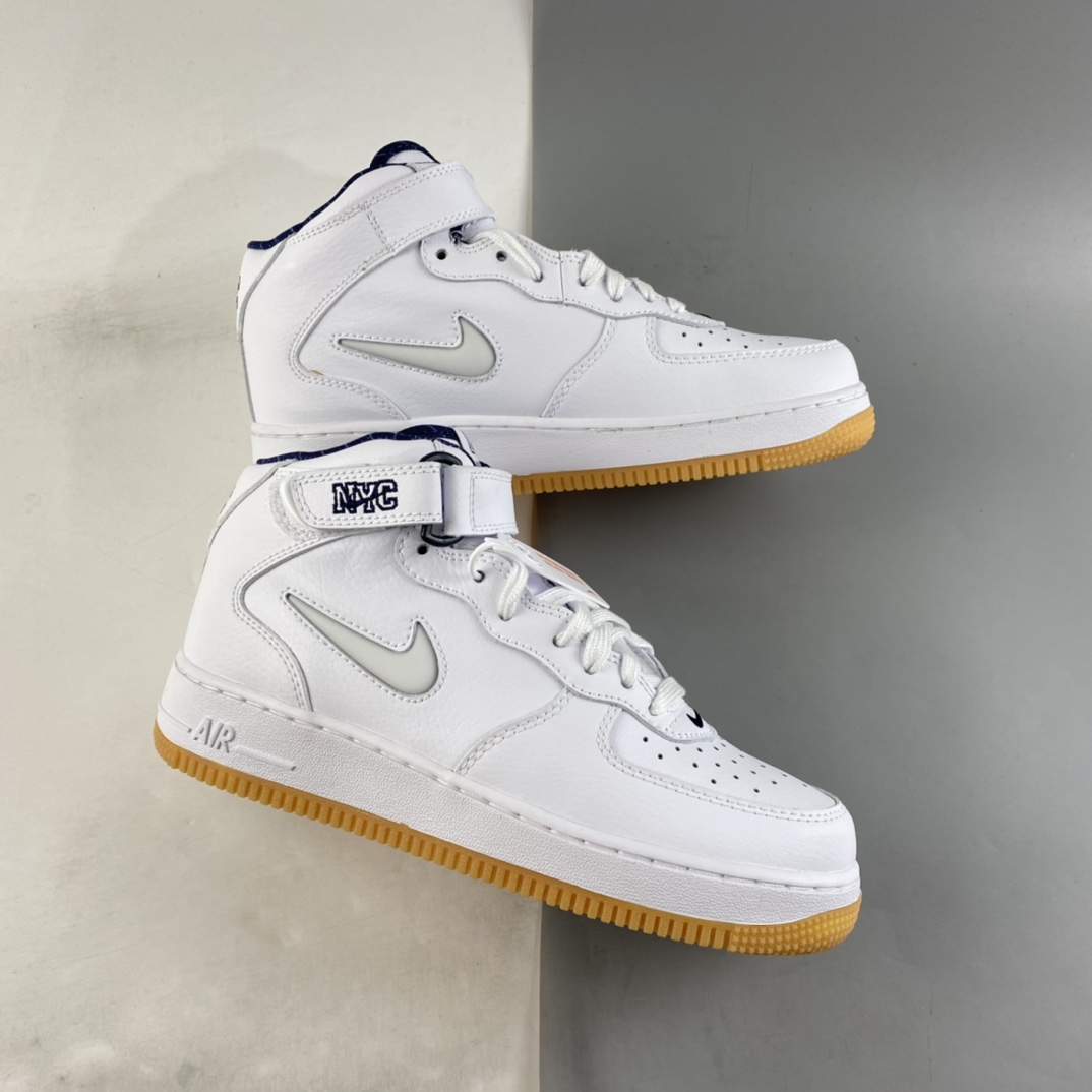 P240 NIKE Air Force 1 Mid ”Jewel NYC” 空军一号中邦休闲板鞋 DH5622-100-莆田鞋,莆田鞋货源,高仿鞋,高仿鞋货源,安福档口,莆田高仿鞋,莆田鞋批发,高仿鞋批发,莆田高仿运动鞋,高仿运动鞋,莆田运动鞋 P240 NIKE Air Force 1 Mid ”Jewel NYC” 空军一号中邦休闲板鞋 DH5622-100