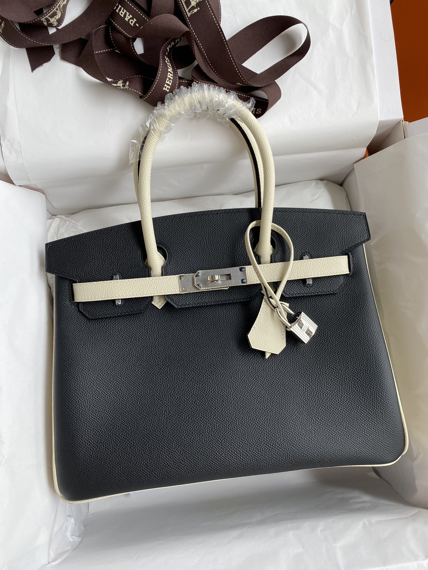 NO:699166,Birkin 30cm imported Esom leather black with milkshake white gold and silver buckle wax thread, Hermes, hermes, Hermes,19860909Birkin 30cm 进口Esom皮 黑色拼奶昔白 金银扣蜡线,爱马仕,hermes,Hermes,,Bag