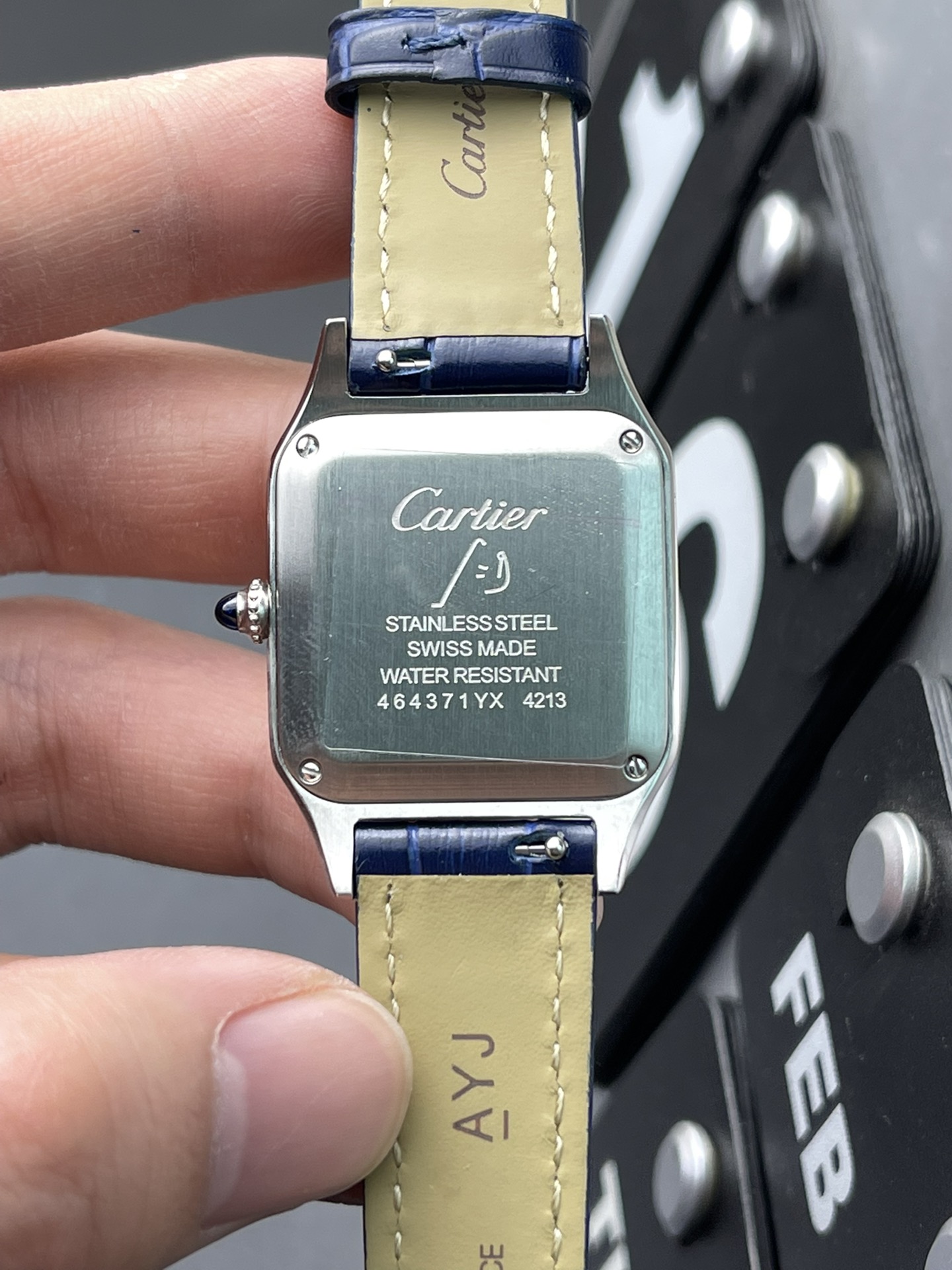 Cartier 间金石英山度士