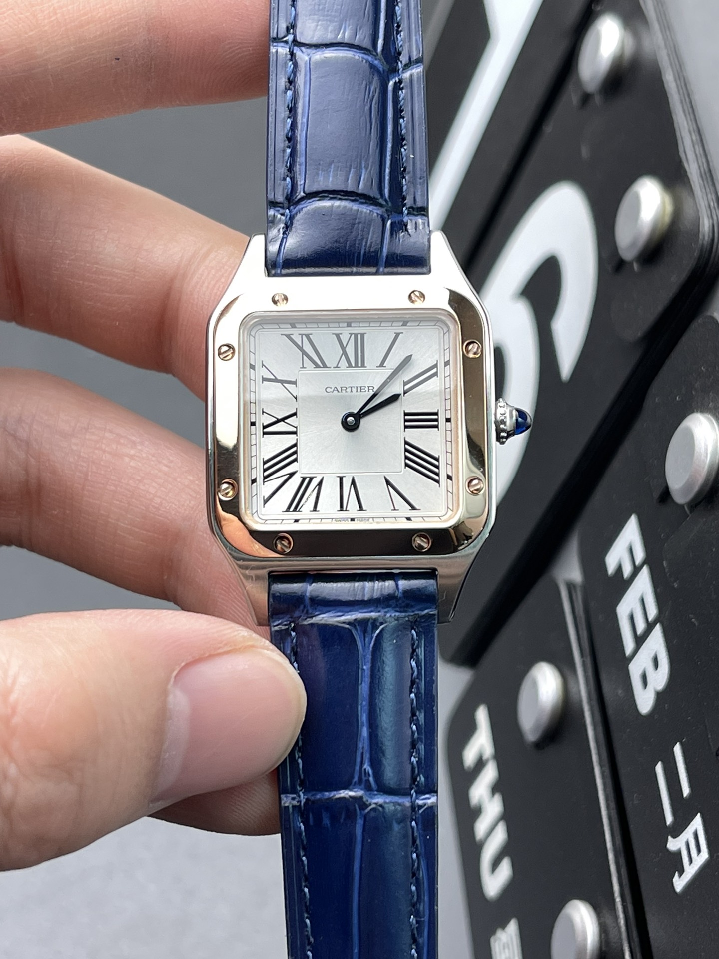 Cartier 间金石英山度士