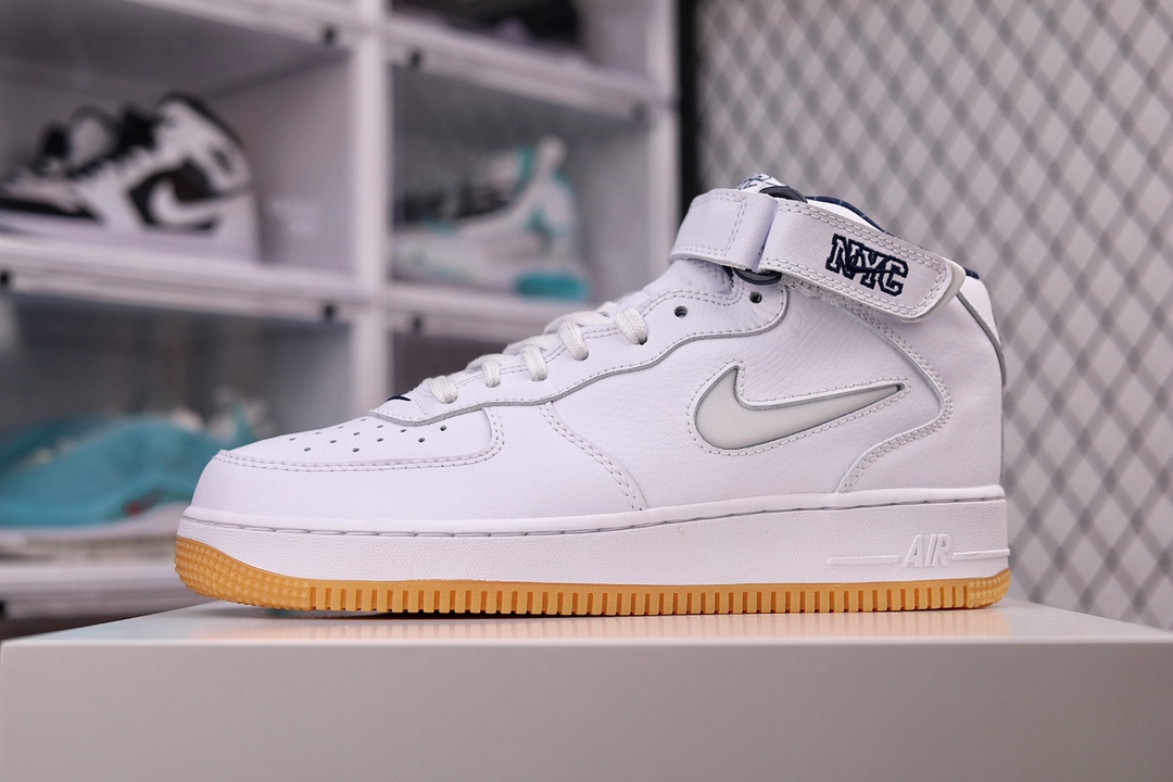 H0 Air Force 1 Mid QS “NYC”白蓝纽约城原楦头原纸板 纯正空军版型 打造纯正空军版型专注外贸渠道 全掌内置蜂窝气垫 原盒配件 原厂中底钢印、拉帮完美 官方