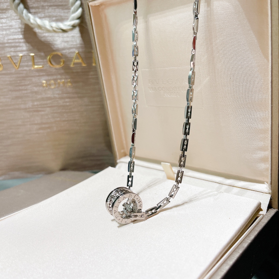 Bvlgari Jewelry Necklaces & Pendants Gold Platinum Engraving Unisex