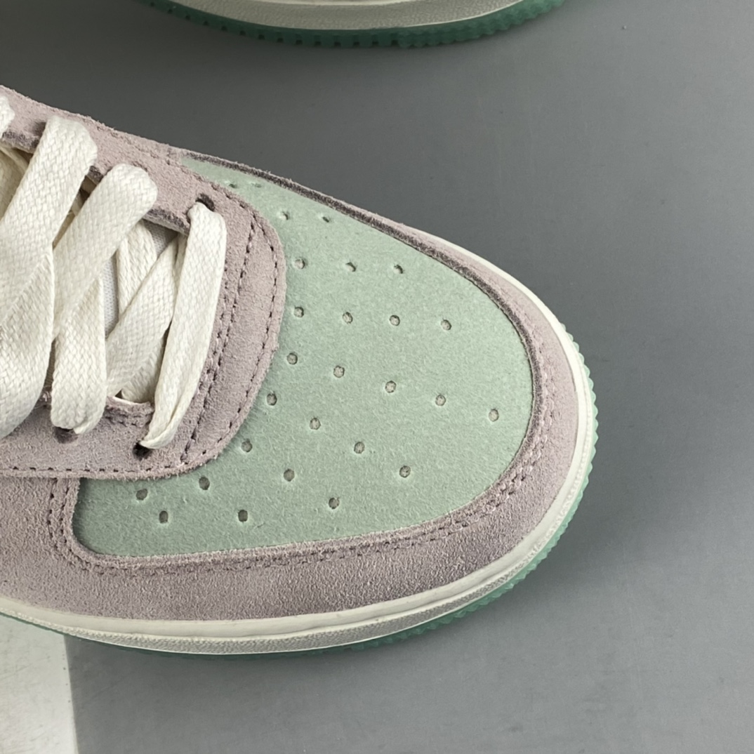 P240 NIKE Air Force 1′07 Low Lx ”Shapeless Formless Limitless” 虎年中国玉粉运动板鞋 DQ5361-011