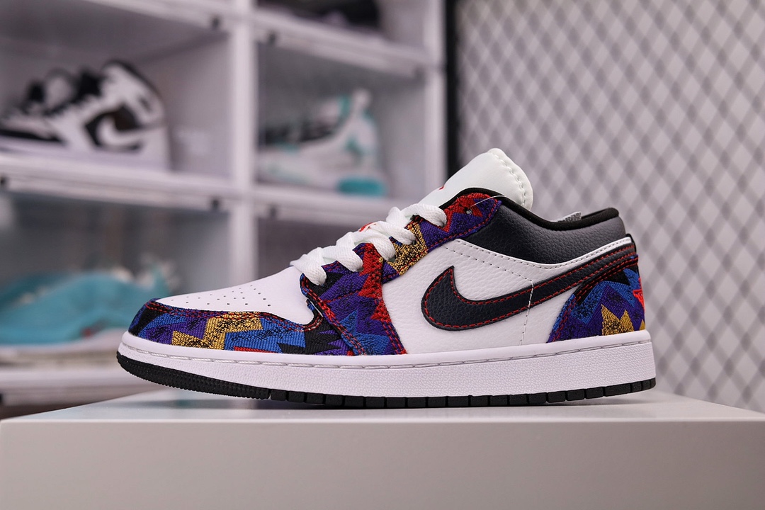 G0 全头层全头层Air Jordan 1 Low AJ1乔1低帮休闲板鞋原鞋原档案开发 原厂皮料 原档冲孔鞋头 正确满胶鞋垫 四线拉帮 原厂织唛标 鞋舌高弹海绵填充。