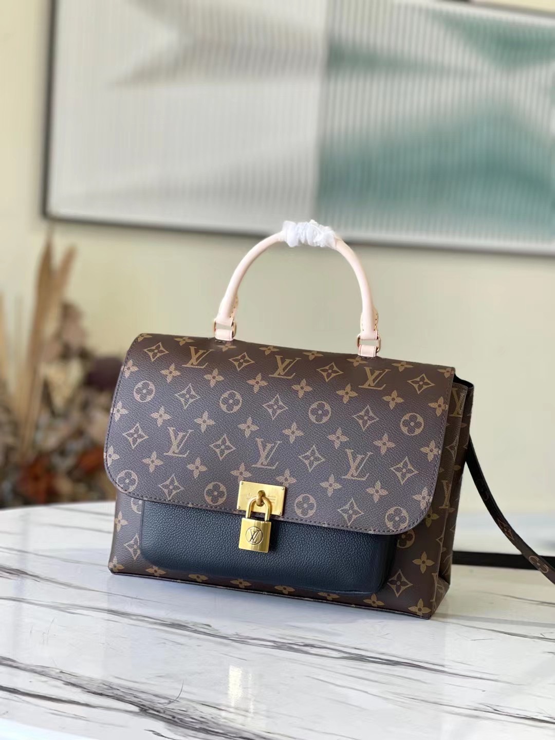 Louis Vuitton Handbags Messenger Bags Black Gold Monogram Canvas Calfskin Cowhide Vintage M44259