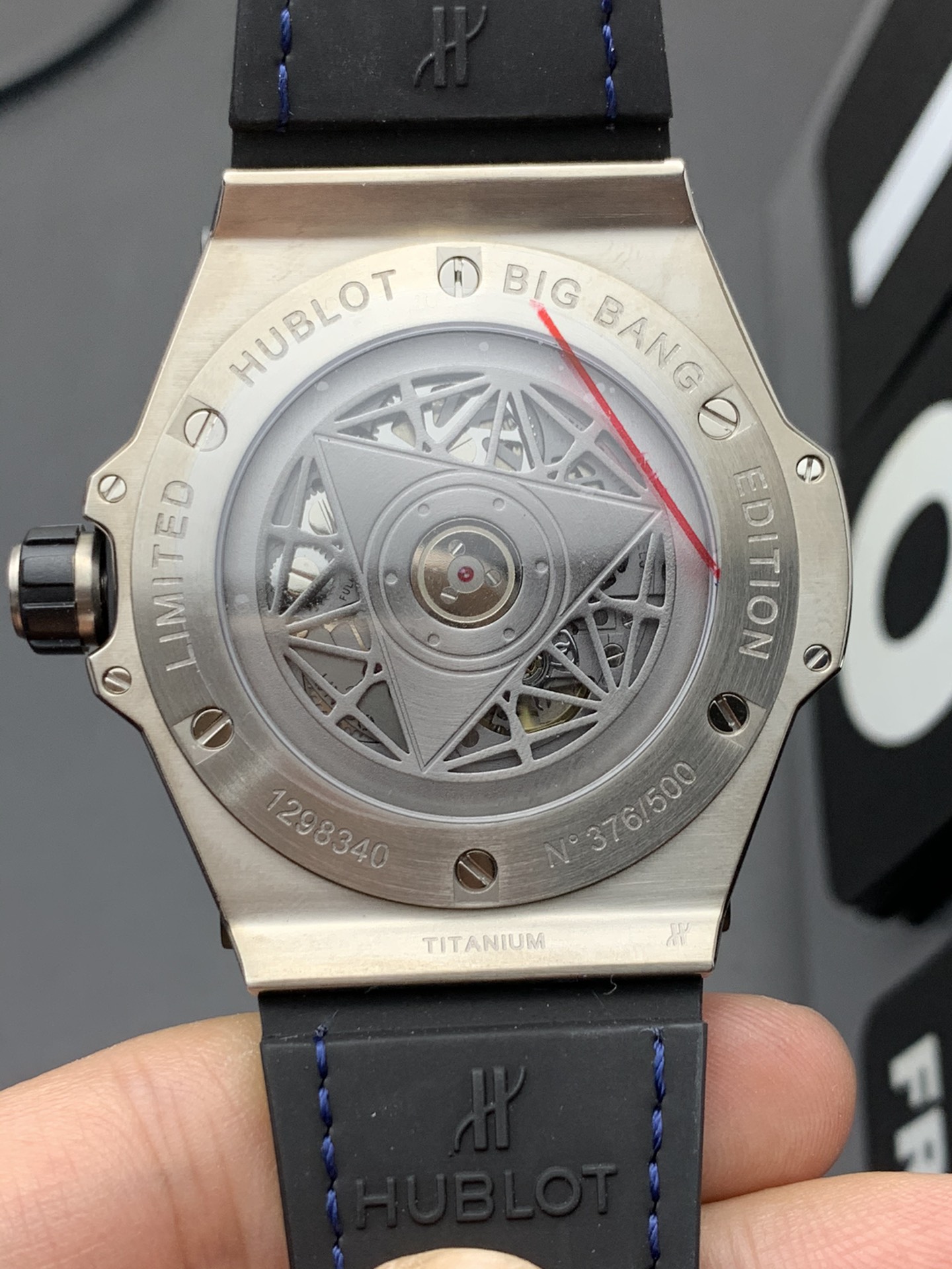 Hublot WWF 钛蓝刺青