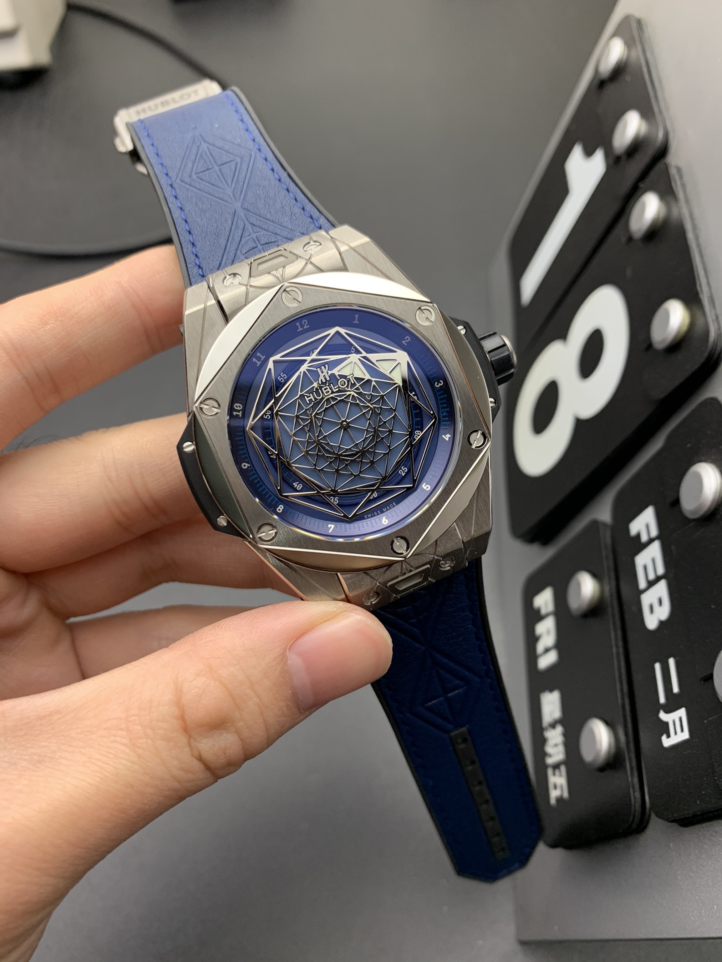 Hublot WWF 钛蓝刺青
