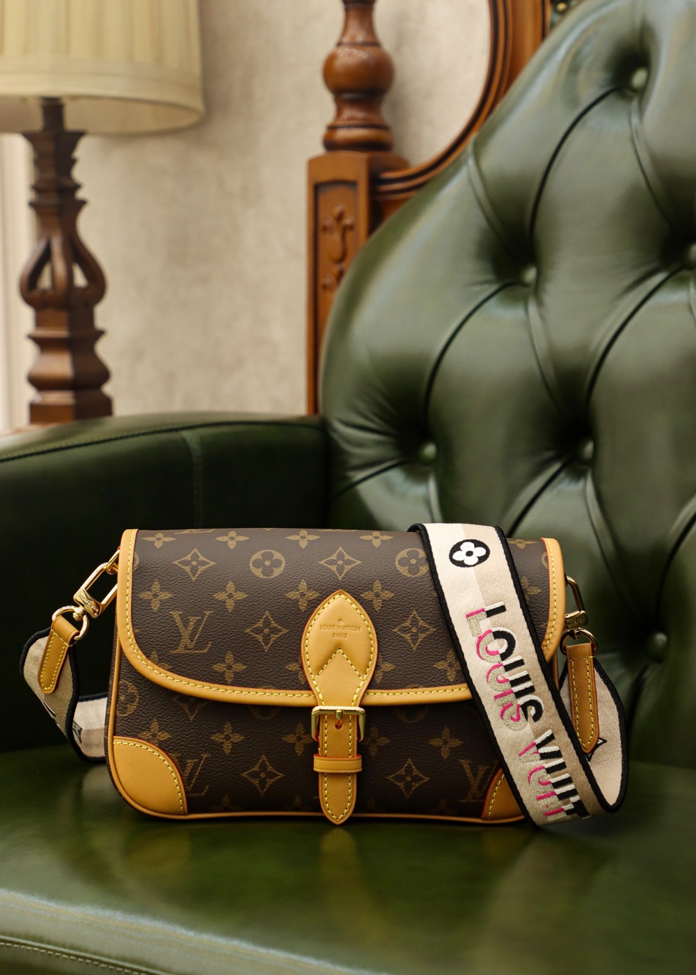 Outlet Sale Store
 Louis Vuitton LV Diane Crossbody & Shoulder Bags Vintage Baguette M45985