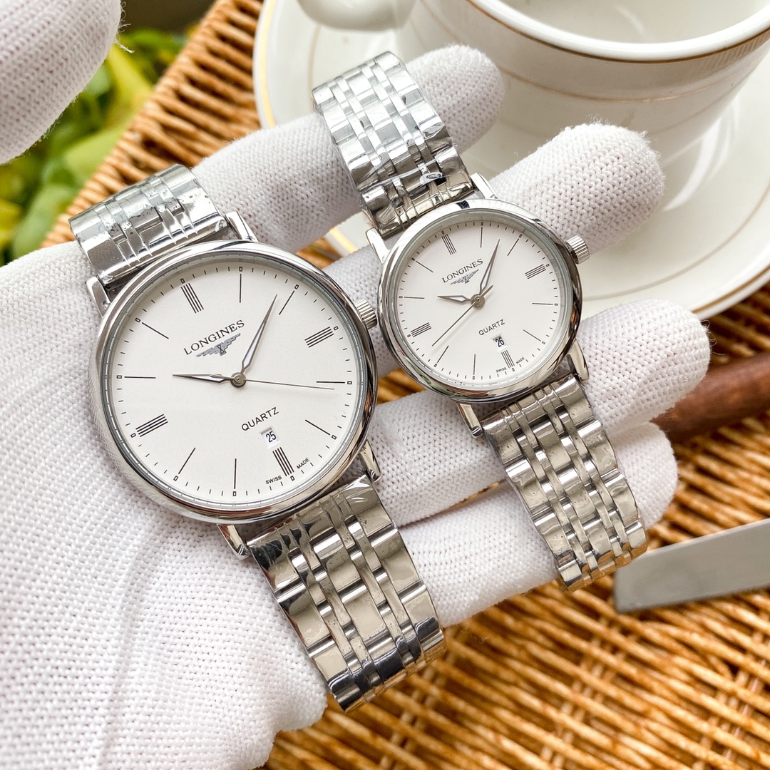 J5  浪琴  Longines 精品情侣对表携手而来，简约精致，品质精湛，热卖全城。采用进口石英机芯，顶级316精钢表壳，进口小牛皮表带，矿物质超强镜面，男款尺寸40*10，女款尺寸 30*10顶级出品精品不断