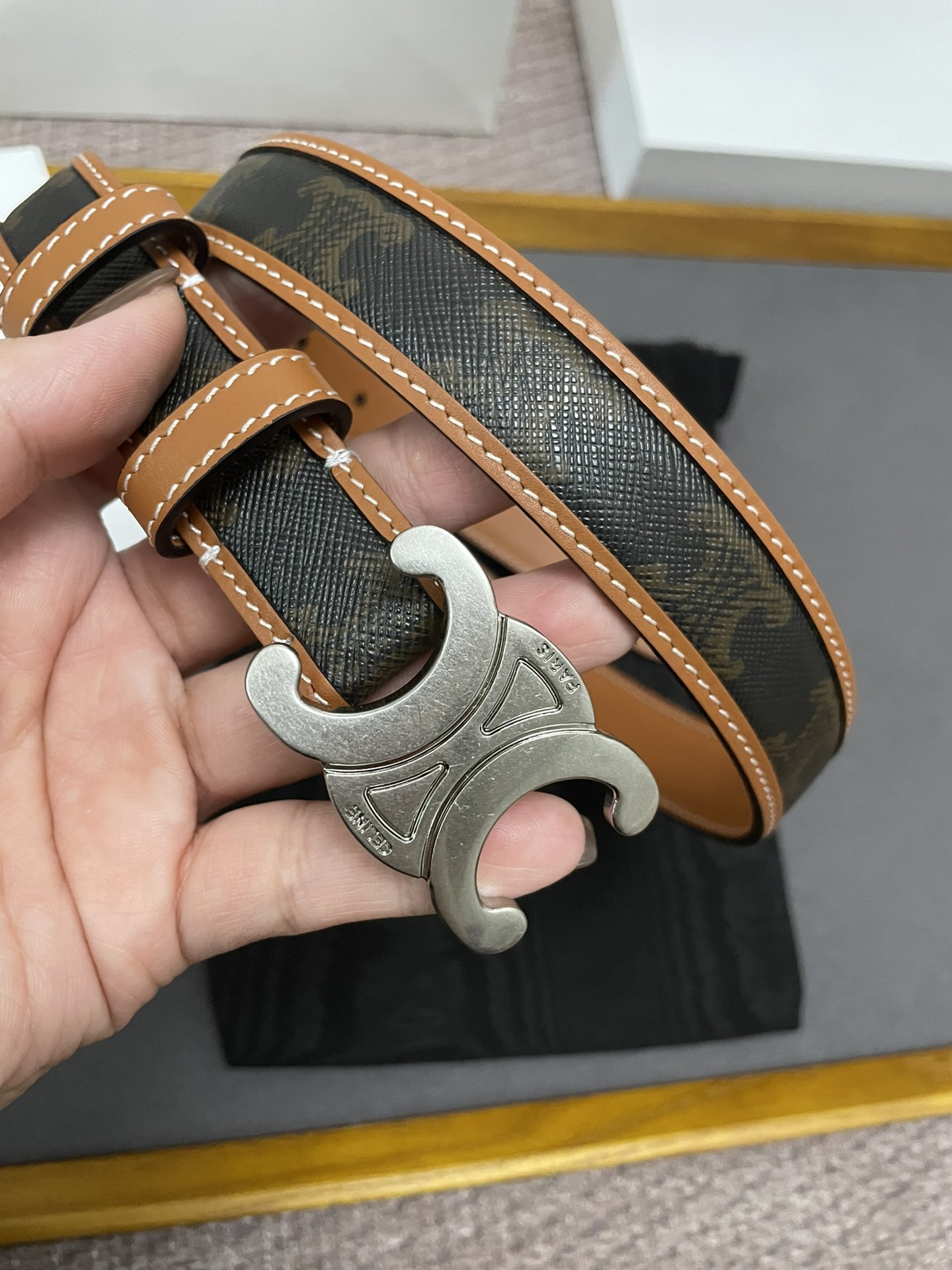 Céline Triom Top-Level Purchase: Solid Copper Gold Metal Pieces, Tie Buttons. - 图片 5