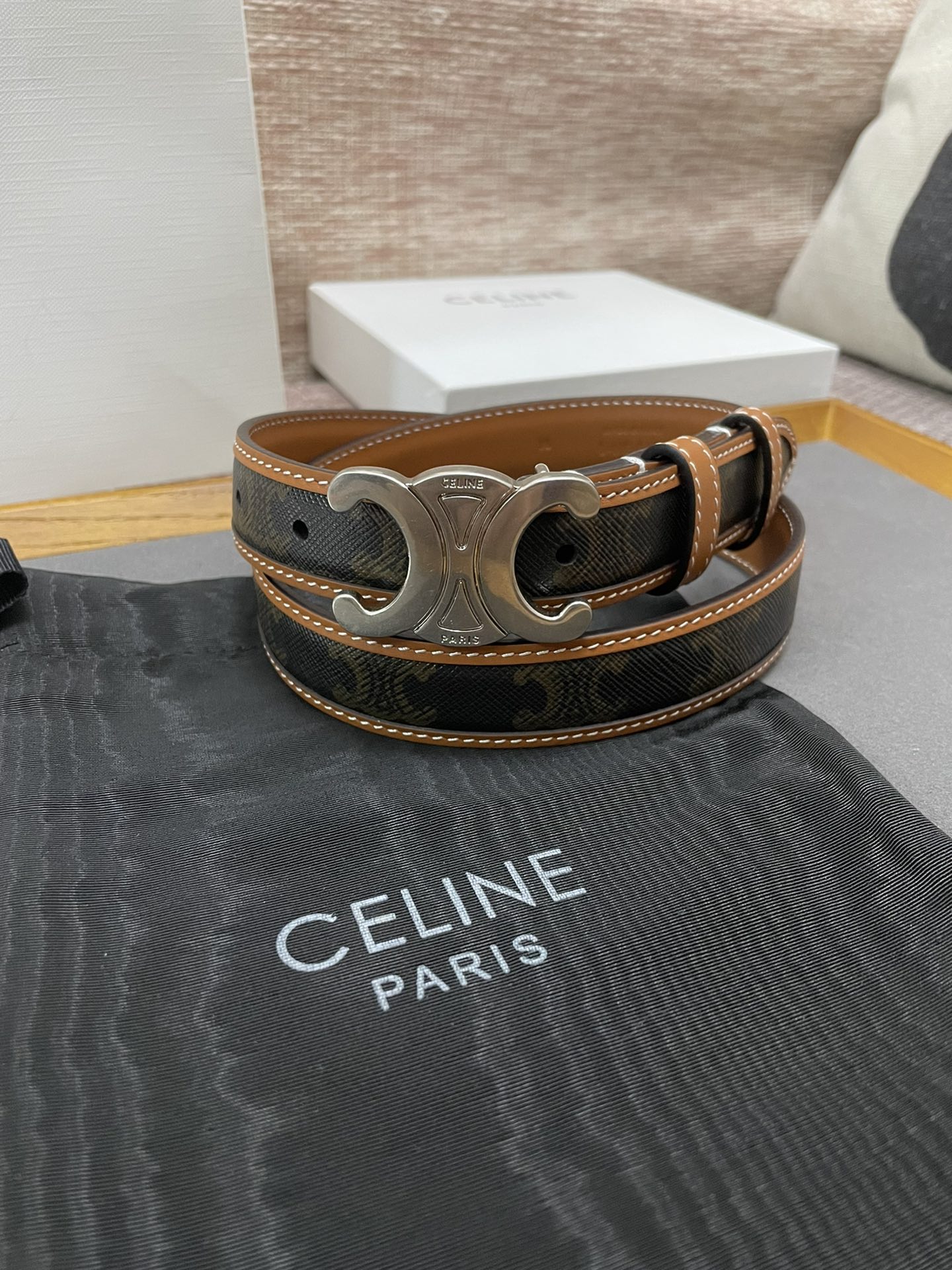 Céline Triom Top-Level Purchase: Solid Copper Gold Metal Pieces, Tie Buttons. - 图片 2