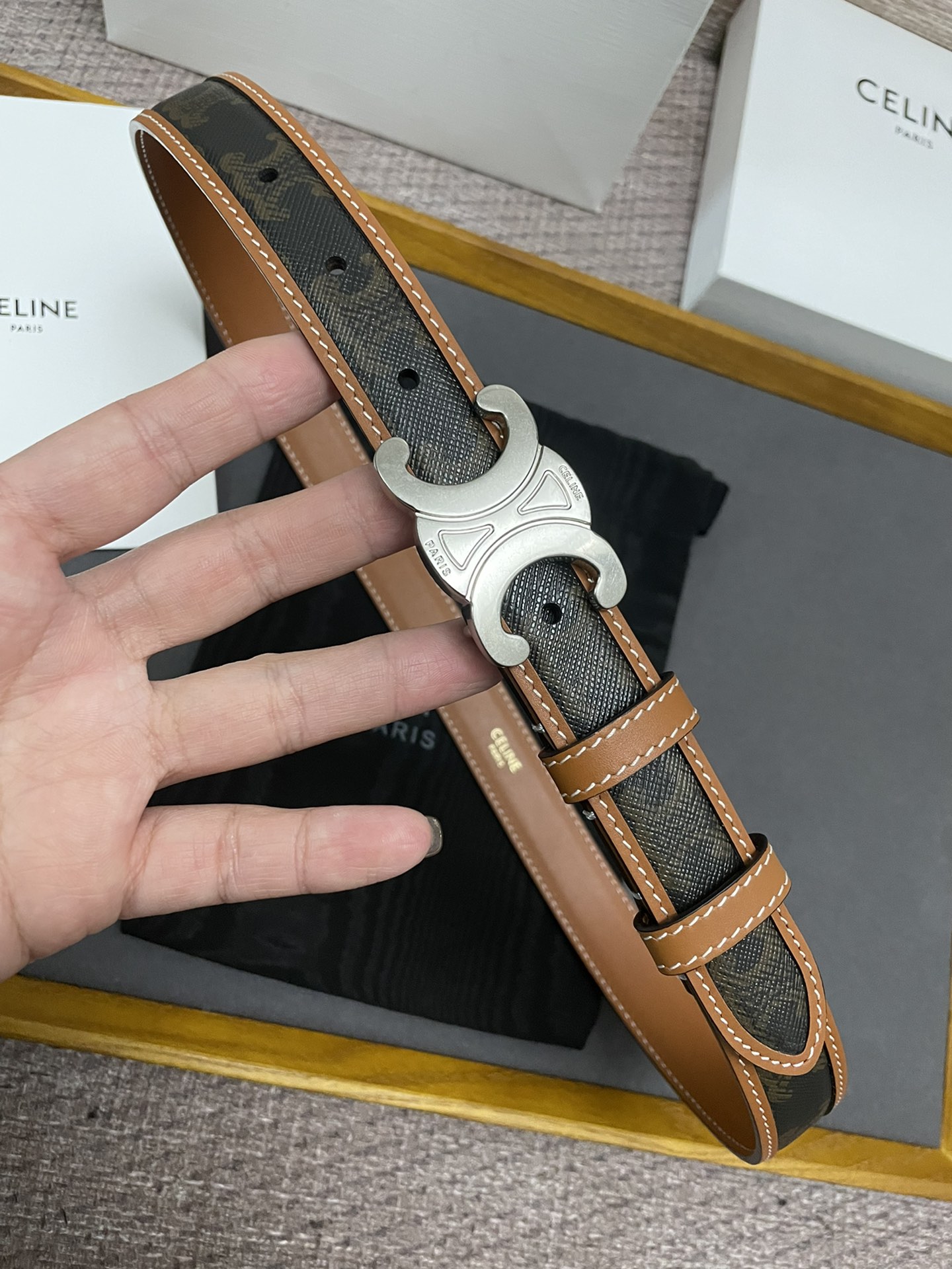 Céline Triom Top-Level Purchase: Solid Copper Gold Metal Pieces, Tie Buttons. - 图片 4