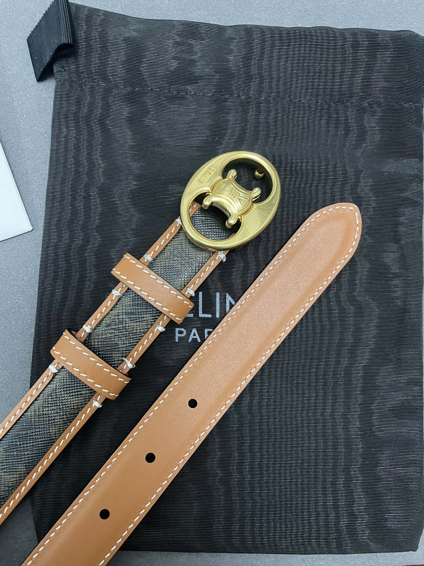 Céline Triomphe Top-Level Purchase: Gold Metal Pieces with Tie Buttons. - 图片 5