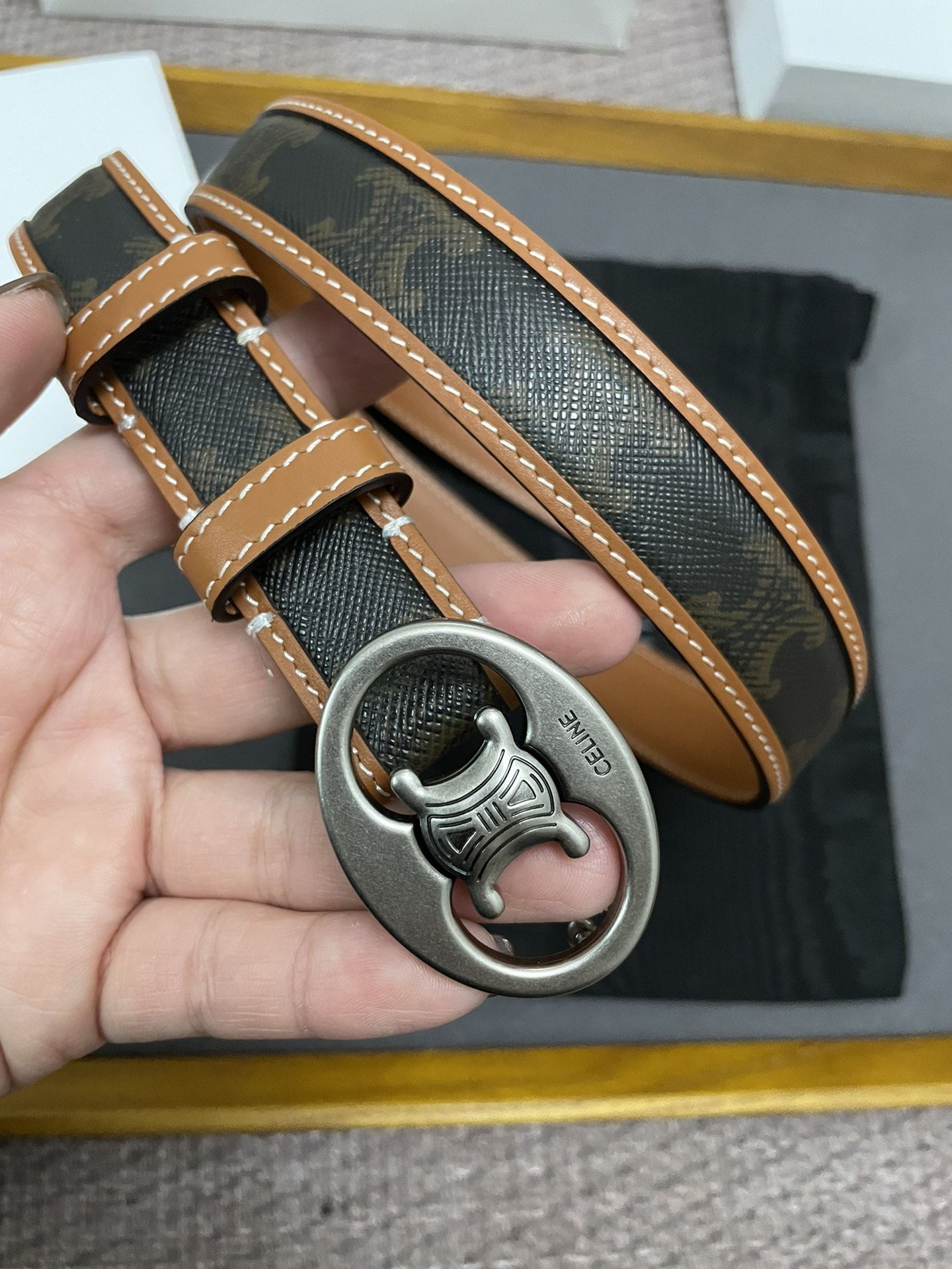 Céline Triomphe Top-Level Purchase: Gold Metal Pieces, 2.5cm Tie Buttons. - 图片 2