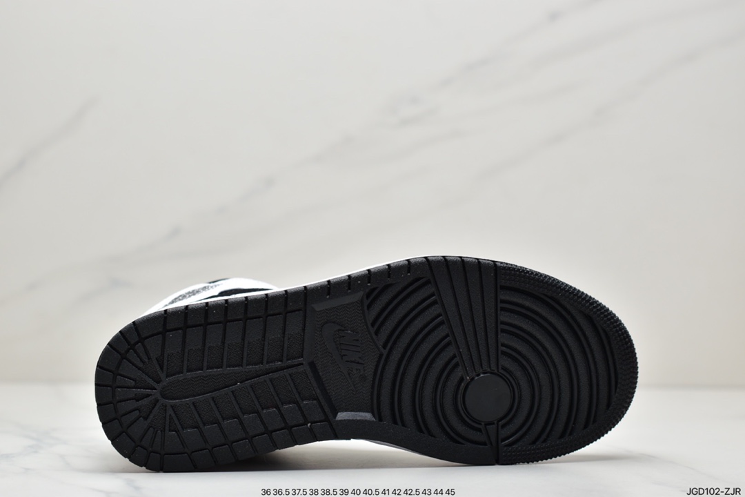 180 公司级 Air Jordan 1 Mid 黑白熊猫AJ1乔1中邦休闲板鞋 554724-113