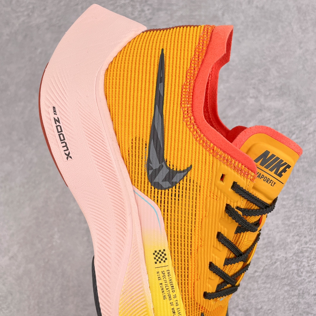 图片[6]-＃纯原福利 NK ZoomX Vaporfly Next% 马拉松一代跑鞋 鞋面使用了全新 Vaporweave 科技 这种类似蝉翼的材质相比 Flyknit 更加轻薄透气 非对称的鞋带系统和泡棉护垫的加入令舒适度更高 鞋头辅以超大的 Swoosh 点缀 再配上流线型外观设计 时尚感十足 尺码：36 36.5 37.5 38 38.5 39 40 40.5 41 42 42.5 43 44 44.5 45-选品中心
