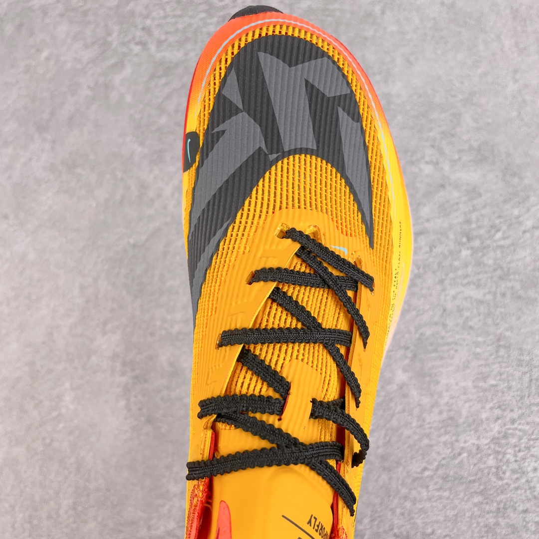 图片[4]-＃纯原福利 NK ZoomX Vaporfly Next% 马拉松一代跑鞋 鞋面使用了全新 Vaporweave 科技 这种类似蝉翼的材质相比 Flyknit 更加轻薄透气 非对称的鞋带系统和泡棉护垫的加入令舒适度更高 鞋头辅以超大的 Swoosh 点缀 再配上流线型外观设计 时尚感十足 尺码：36 36.5 37.5 38 38.5 39 40 40.5 41 42 42.5 43 44 44.5 45-选品中心