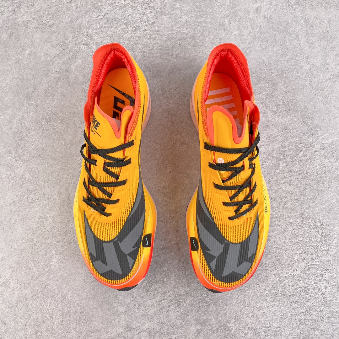 图片[2]-＃纯原福利 NK ZoomX Vaporfly Next% 马拉松一代跑鞋 鞋面使用了全新 Vaporweave 科技 这种类似蝉翼的材质相比 Flyknit 更加轻薄透气 非对称的鞋带系统和泡棉护垫的加入令舒适度更高 鞋头辅以超大的 Swoosh 点缀 再配上流线型外观设计 时尚感十足 尺码：36 36.5 37.5 38 38.5 39 40 40.5 41 42 42.5 43 44 44.5 45-选品中心