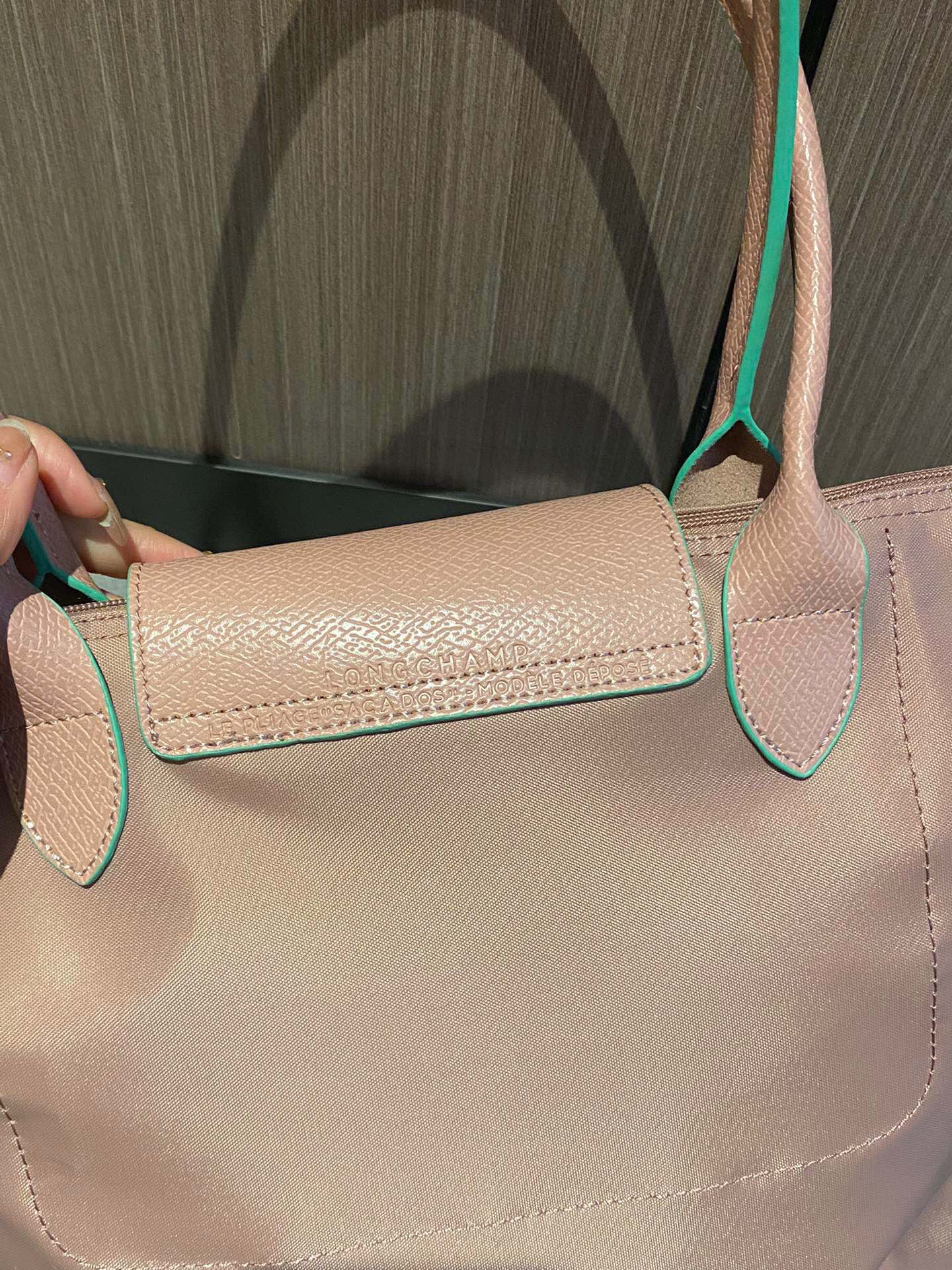 ⚠️ We have mentioned before about the leather material: ͏The leather is  - Comprehensive 5