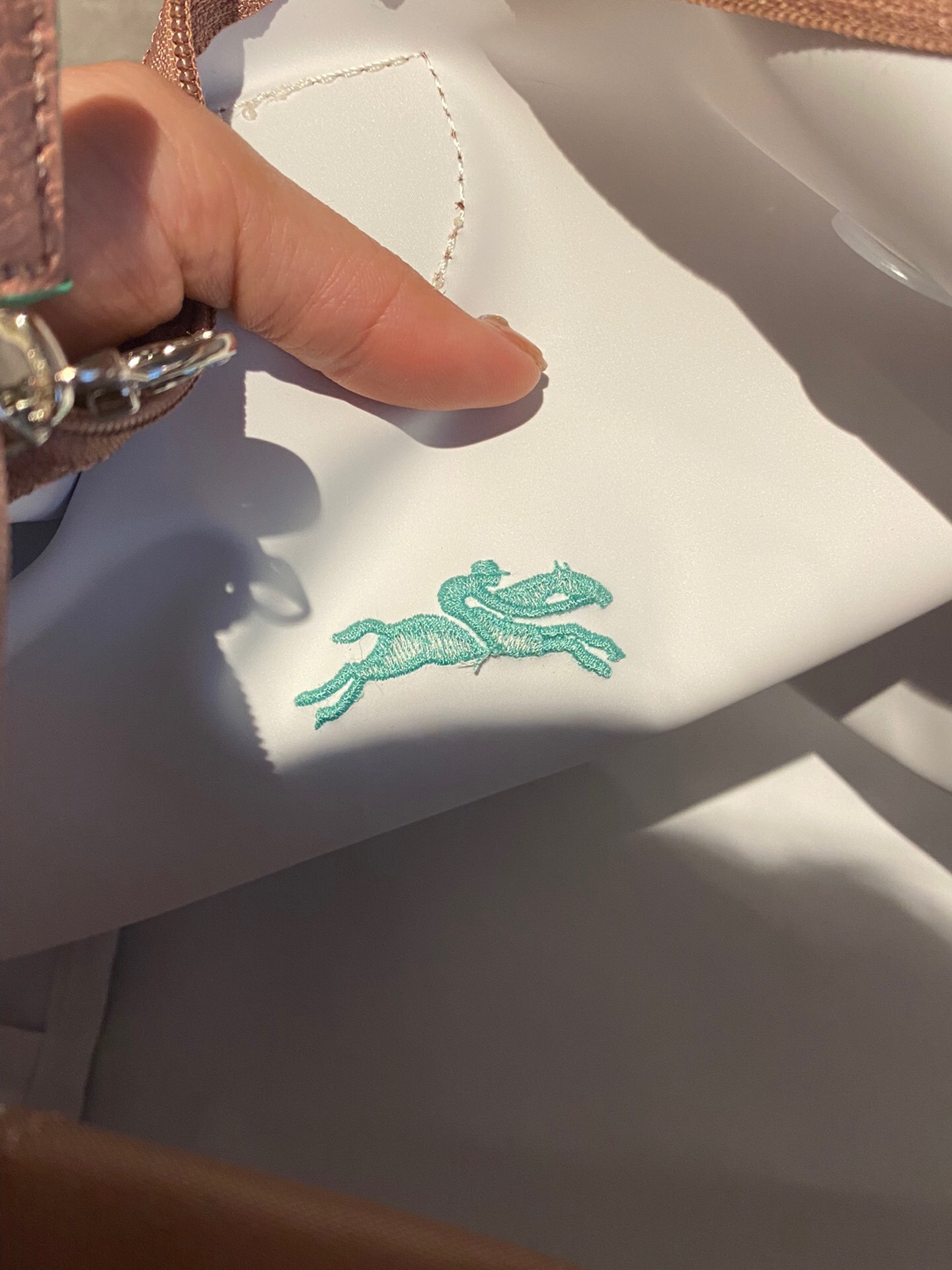 A small embroidery requires many stitches to meet the brand's requiremen - Comprehensive 4