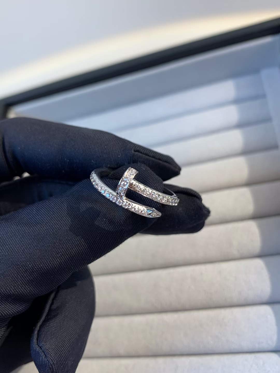 Cartier Cartier 卡地亚 钉子戒指 银色 满钻款