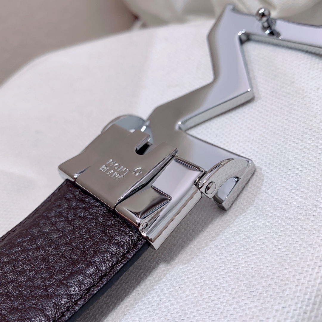 Montblanc Montblanc万宝龙 宽3 5cm 进口双面牛皮 百分百 纯铜扣 一带两用 成功男士的 品 送礼佳品 自行裁剪尺码 扣头可随意搭配