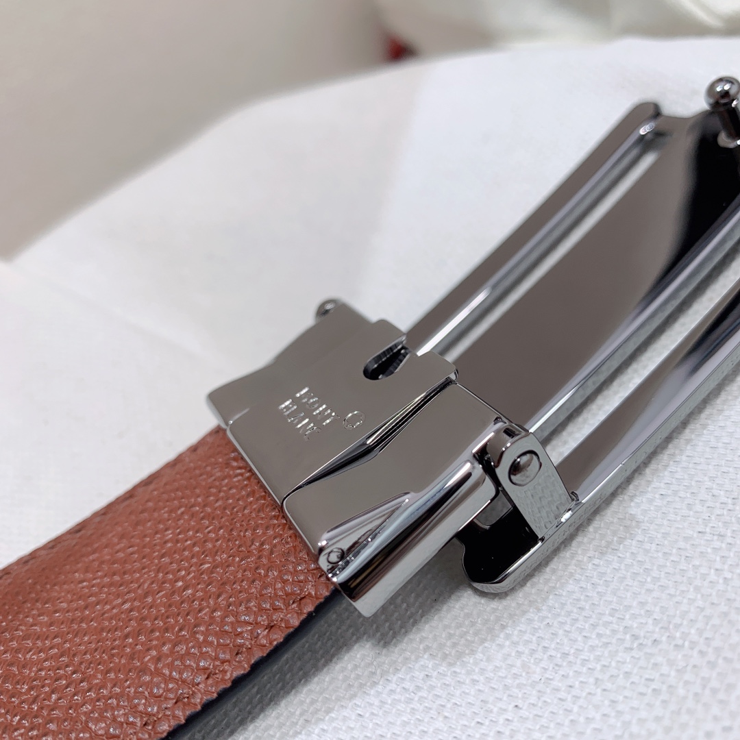 Montblanc Montblanc万宝龙 宽3 5cm 进口双面牛皮 百分百 纯铜扣 一带两用 成功男士的 品 送礼佳品 自行裁剪尺码 扣头可随意搭配