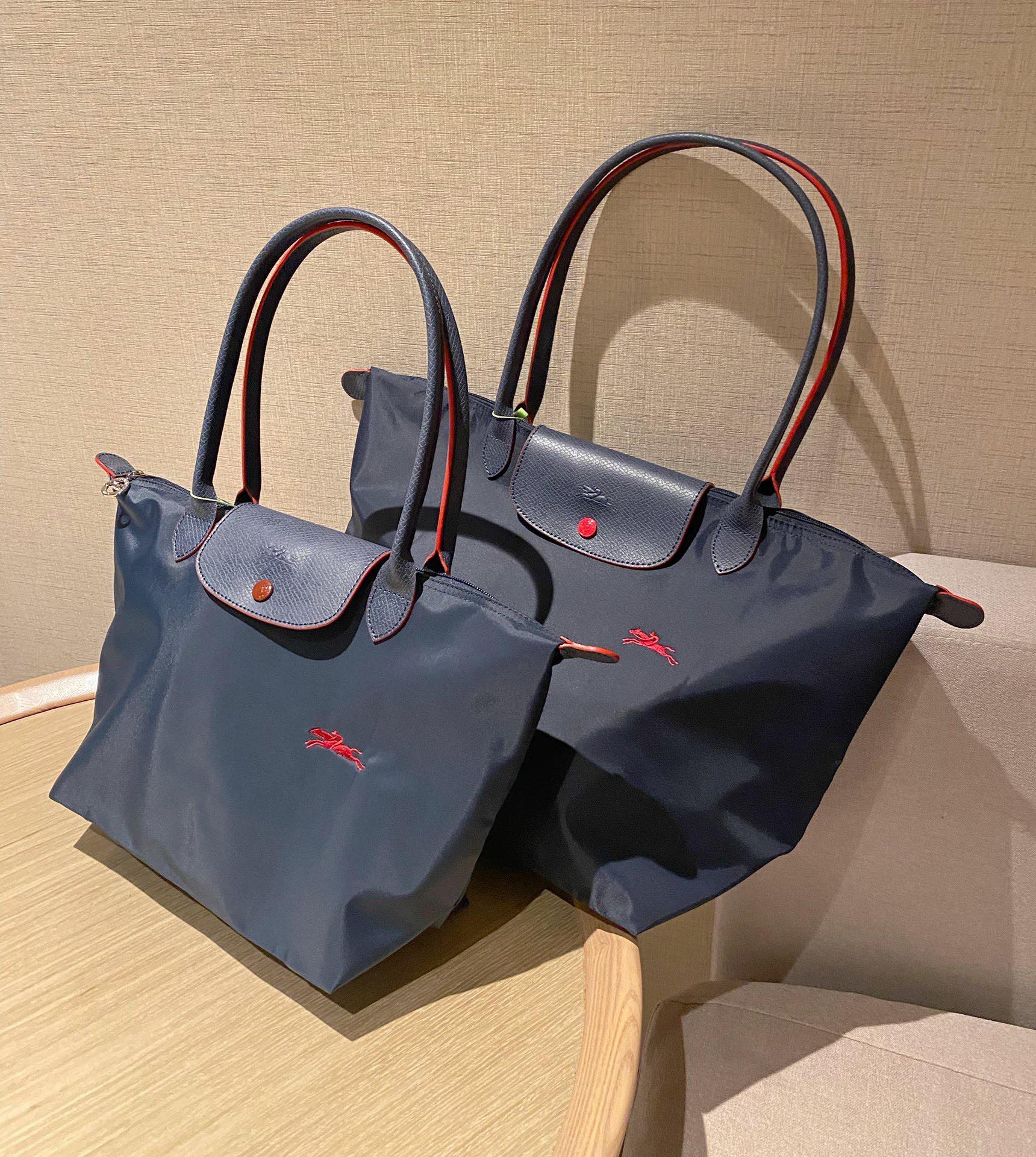 dark blue ❗ ️The classic dumpling shape is really useful as a mommy bun, - Lifestyle 2