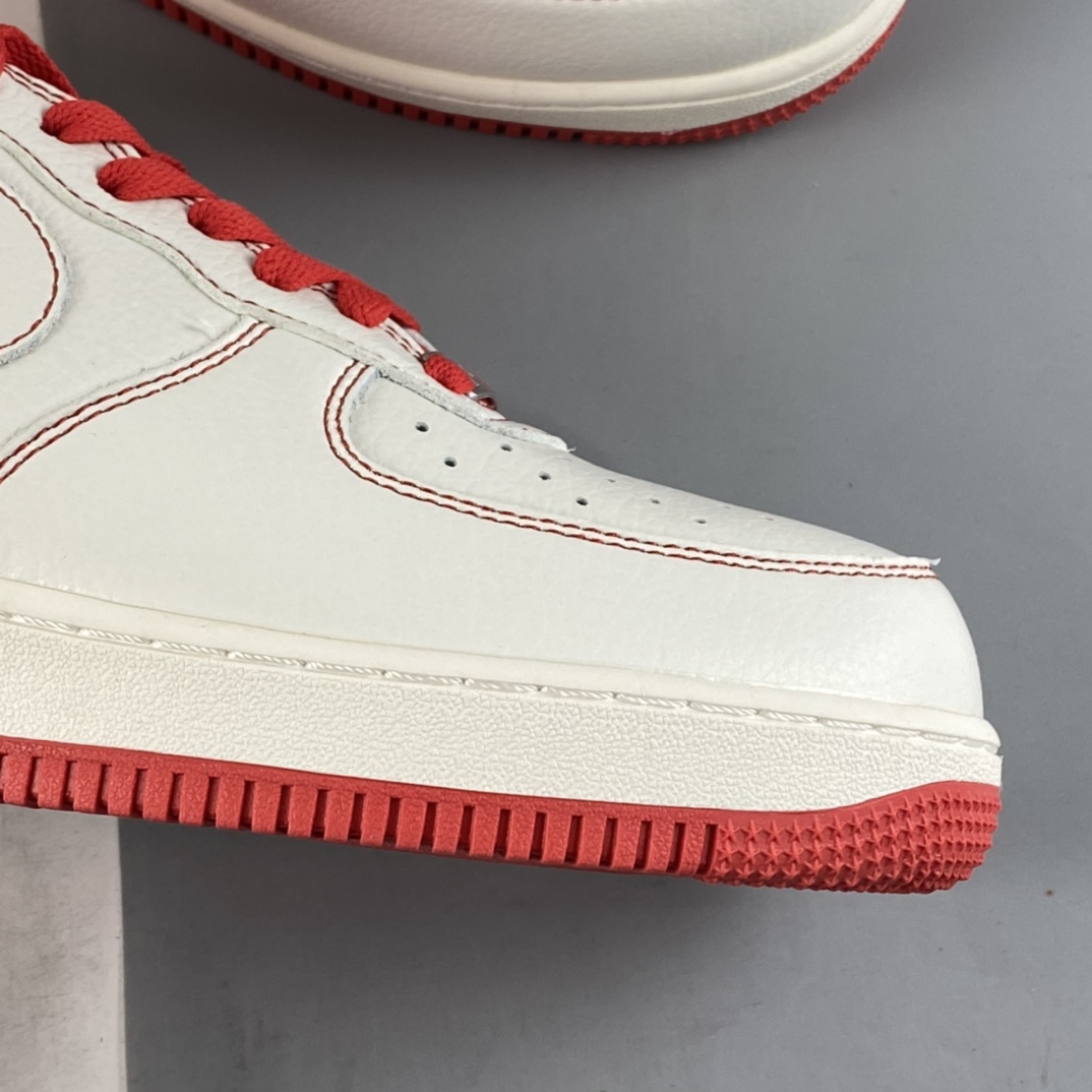 P240 Undefeated x NIKE Air Force 1’07 Low 米白红板鞋 UN1315-801