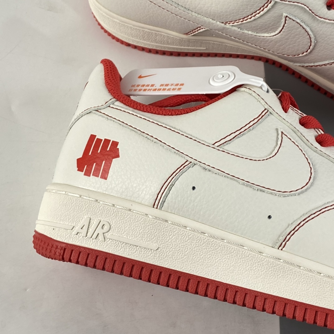 P240 Undefeated x NIKE Air Force 1’07 Low 米白红板鞋 UN1315-801