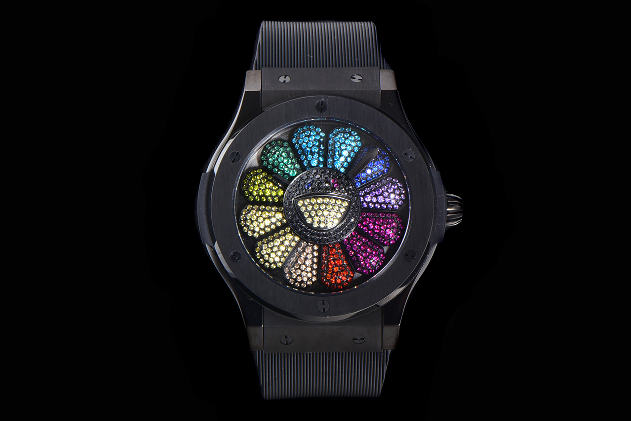 NO:541827,Exclusive first sunflower classic fusion series Takashi Murakami watch 507.CX.9000.RX.TAK21 Limited collection Case satin and polished black Diameter: 45mm, thickness 13.45mm Waterproof depth 50 meters Camera back Satin black steel case back Matched with sapphire mirror Bezel satin and polished black steel case Dial black lacquered dial Rotating decoration 12 pieces of black plated petals Inlaid 456 black diamonds Movement MHUB1214 UNICO Complex function automatic winding movement, smoke grey ruthenium metal plywood and watch bridge, smoke grey coated balance wheel, tungsten metal balance wheel, surface retouching microbead sandblasting and satin craftsmanship, escapement mechanism Swiss silicon lever type, escapement mechanism, number of components 256, number of gems 30, vibration frequency 4 Hz (28,800 times per hour), power reserve  72 hours bracelet & clasp black lining rubber strap, black plated stainless steel, foldable clasp Pricing, 300 CNY,19860909独家首发太阳花经典融合系列村上隆腕表 507.CX.9000.RX.TAK21 限量典藏枚 表壳缎面及抛光黑色 直径:45毫米,厚度13.45毫米 防水深度50米 表背缎面黑色钢表背 搭配蓝宝石镜面 表圈缎面及抛光黑色钢壳 表盘黑色漆面表盘 旋转装饰 12片镀黑花瓣 镶嵌456颗黑色钻石 机芯MHUB1214 UNICO 复杂功能自动上链机芯,烟灰色钌金属夹板和表桥,烟灰色涂层摆轮,钨金属摆轮,表面润饰微珠喷砂和缎面工艺,擒纵机构瑞士硅质杠杆式,擒纵机构,组件数量256,宝石数量30,振频4赫兹（每小时28,800次）,动力储存 72小时 表链&表扣黑色带衬里橡胶表带,镀黑精钢,折叠式表扣 定价,300 CNY,,Watch