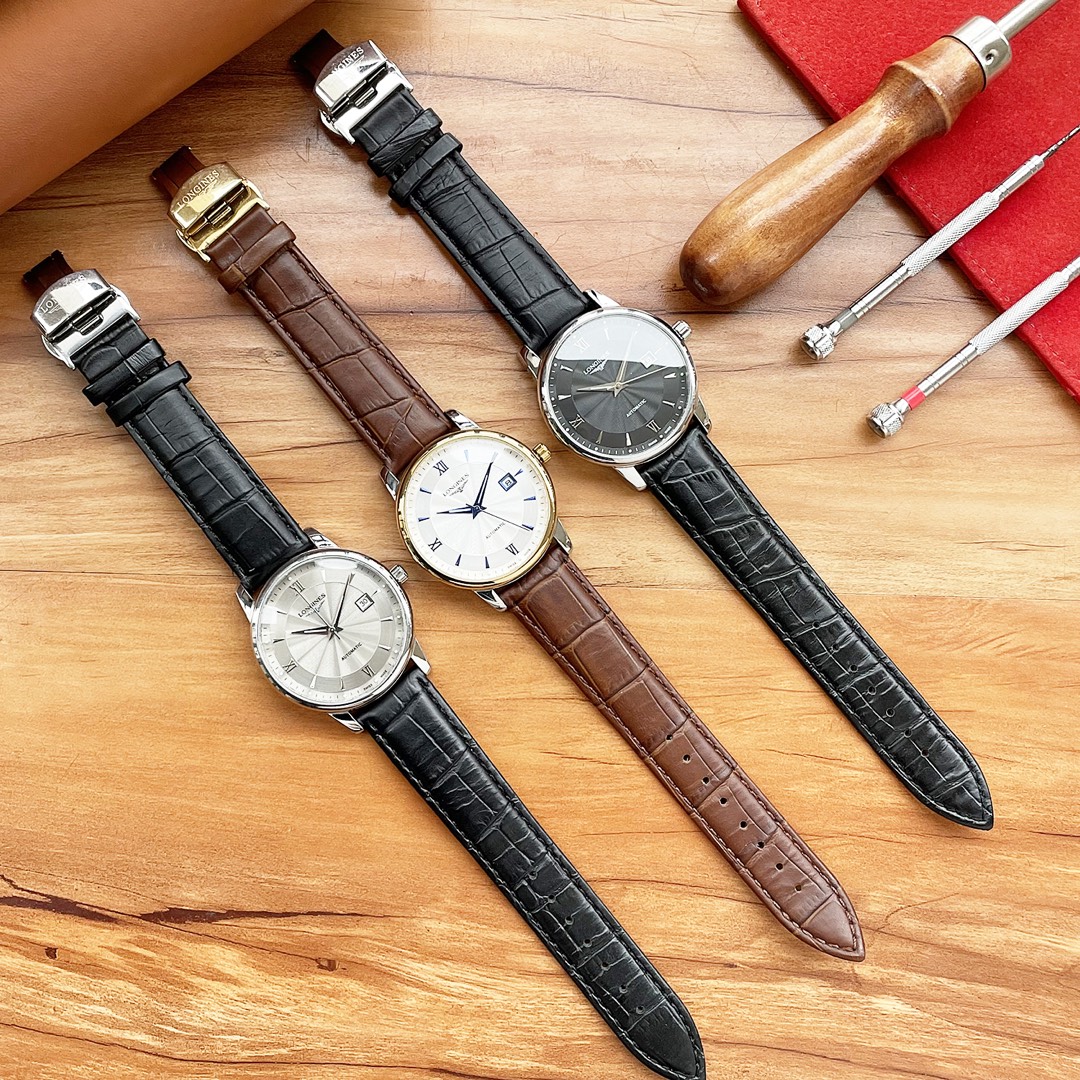 独家首发 高清实拍 优质产品 沉稳有型 魅力不凡 简约热卖 品牌：浪琴 Longines 最新设计三针新品 类型：精品男士腕表 表带：真牛皮/316精钢表带 机芯：高端全自动机械机芯 镜面：矿物质强化玻璃更高清 品味高雅 浩瀚大气 匠心独运 腕间瑰宝 尺寸：直径41mm厚12mm热卖上市欢迎转载”},”watermark”:”