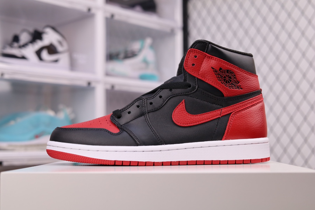H5 顶级�🏻清洁度完美外贸原装 Air Jordan 1 黑红禁穿专业乔丹大厂极限压缩利润空间 超呼所想的高 用料绝不含糊 上手即享受质感 工艺方面大到整体鞋型 漏斗收腰 底线拉帮 LOGO立体程度 小到针眼排布 载片对称 冲孔效果 鞋标规范 鞋垫背胶等等 无一不 是口碑收割 每双都是一个回头客‼️最大47.5‼️