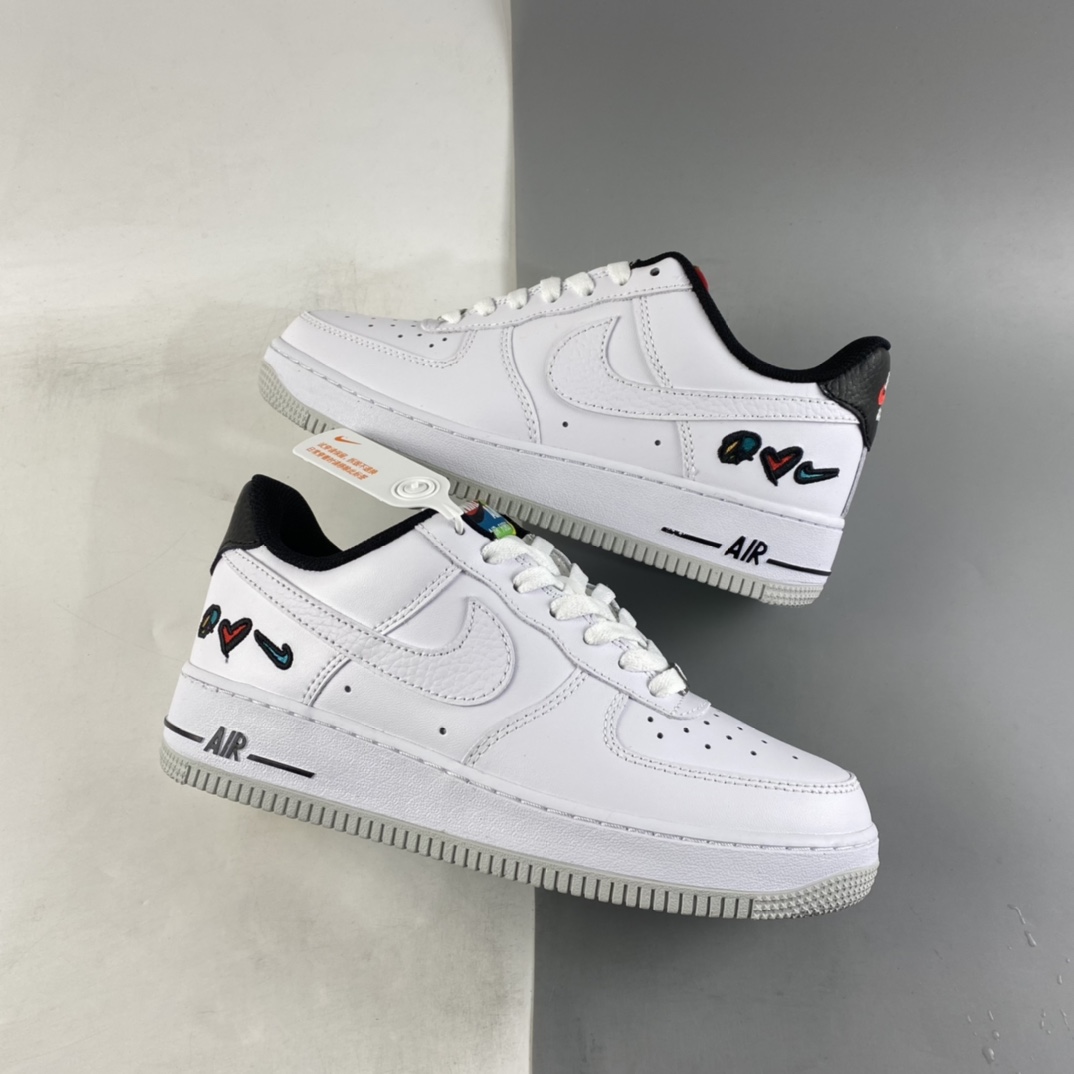 P200 NIKE Air Force 1’07 Low ”Peace Love Swoosh” 白黑色 休闲板鞋 DM8148-100