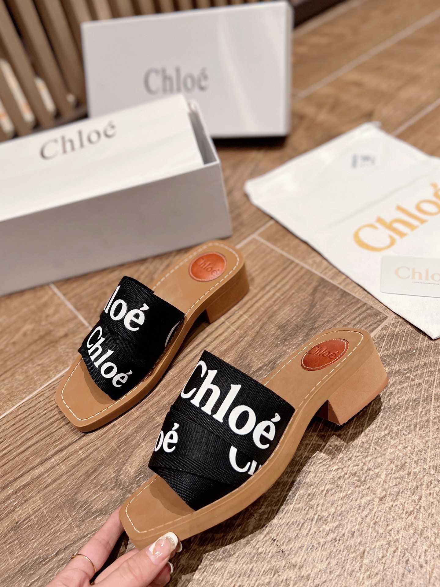 Chloé Woven Logo Slides: Stylish Comfort for Everyday Elegance - 4cm Heel