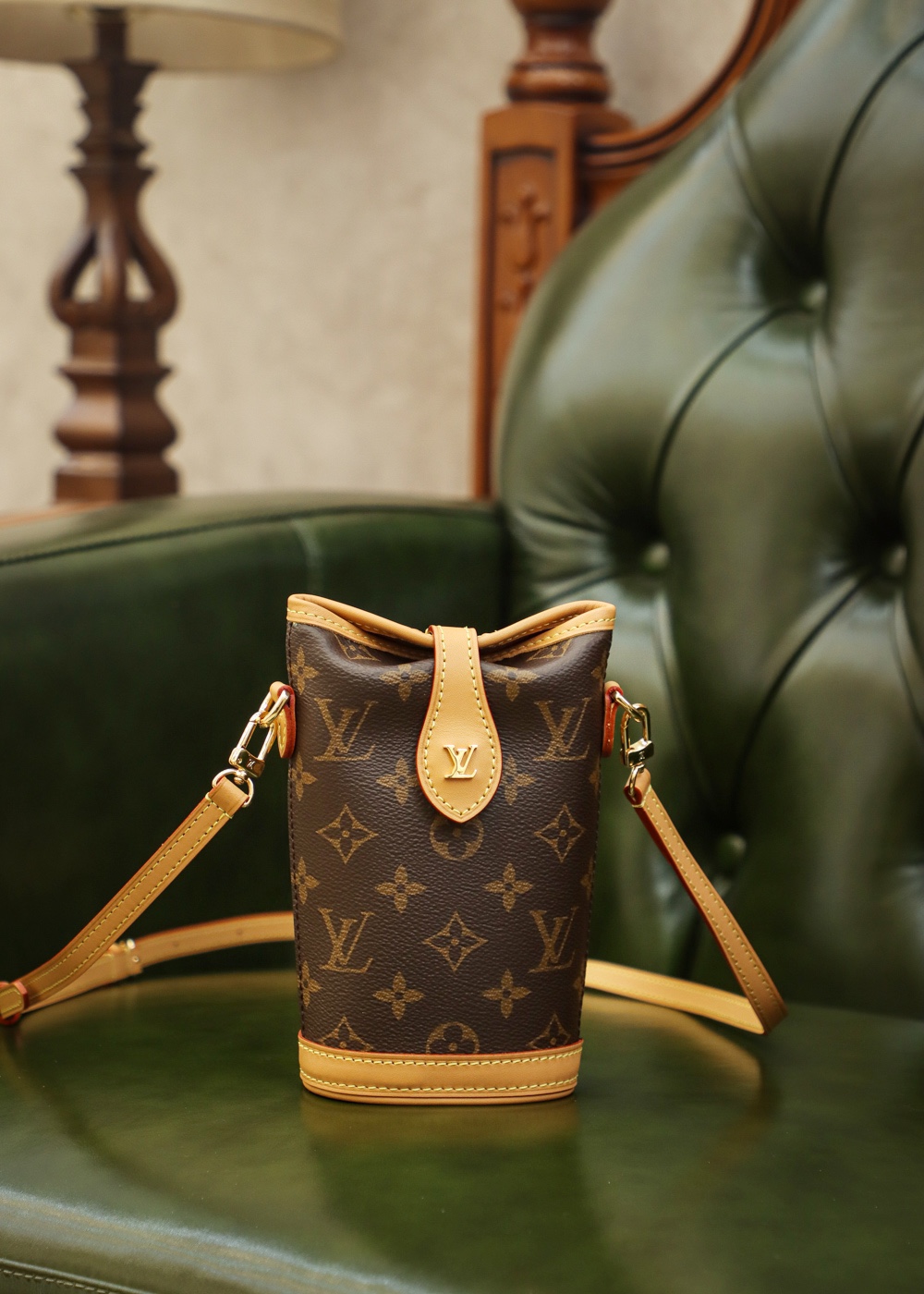 Louis Vuitton LV Fold Me Clutches & Pouch Bags best website for replica
 Vintage M80874