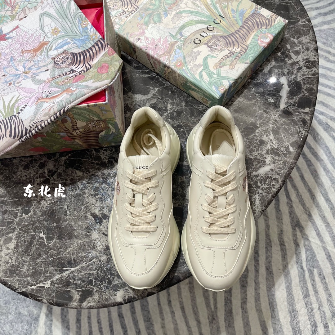 GUCCI sneakers chunky en cuir de veau blanc cassé