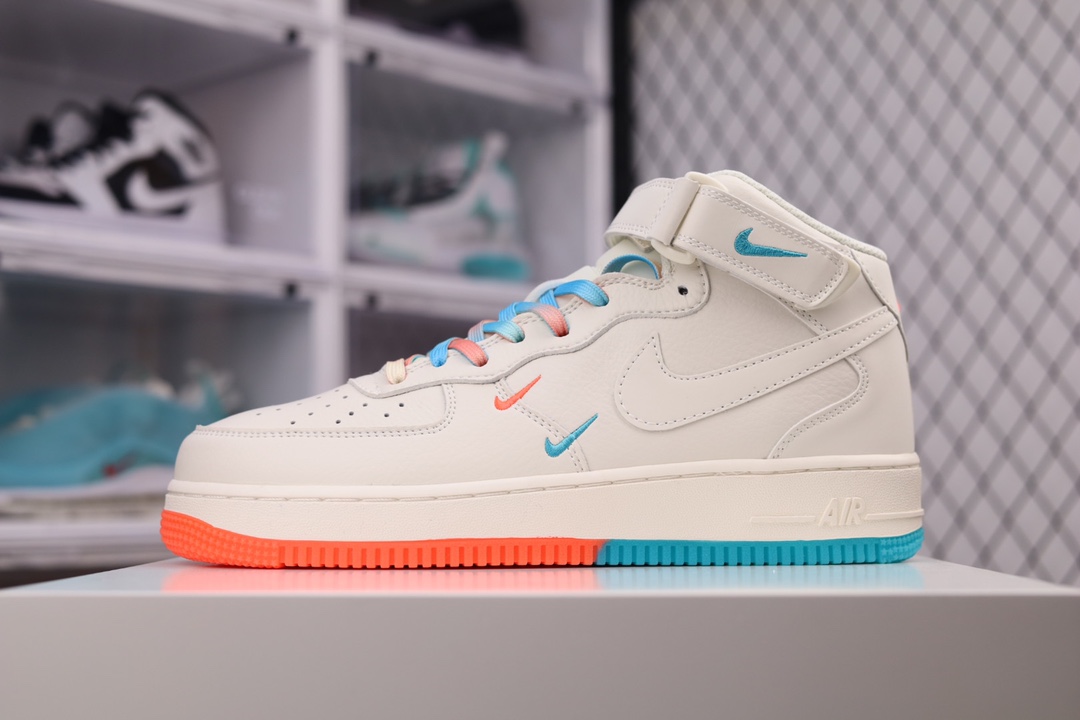 I0 Nike Air Force 1 M