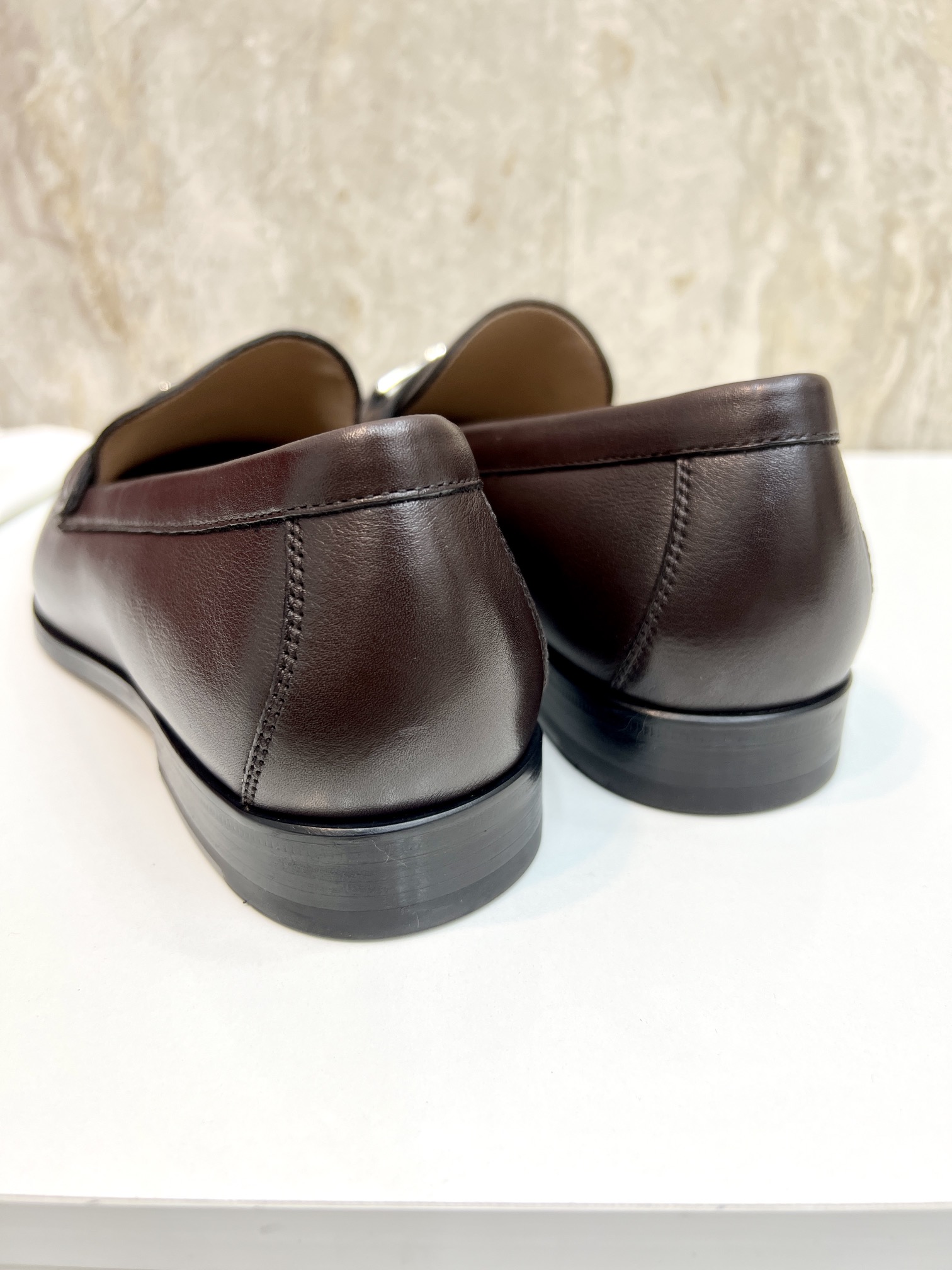 suela de cuero original P590 marca: Ferragamo (Ferragamo) código estándar: código de los hombres 38-