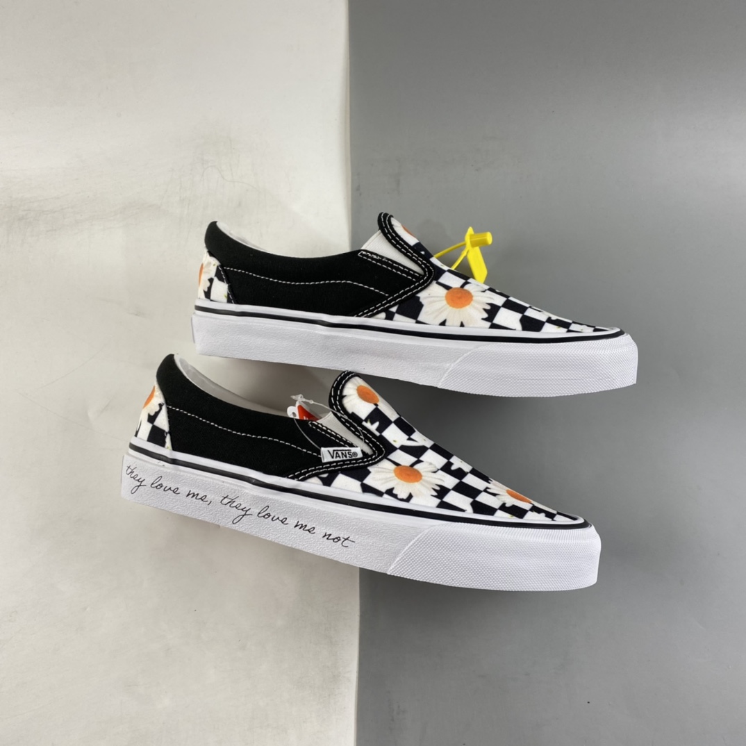 Vans Slip-On Vans Official Black and White Checkerboard Small Daisy One Foot VN0A5JMHB0B