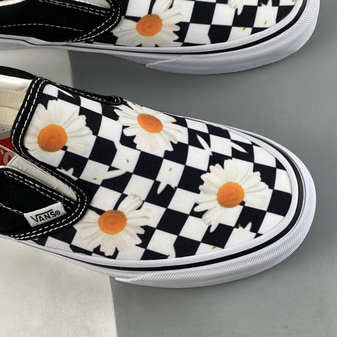 Vans Slip-On Vans Official Black and White Checkerboard Small Daisy One Foot VN0A5JMHB0B